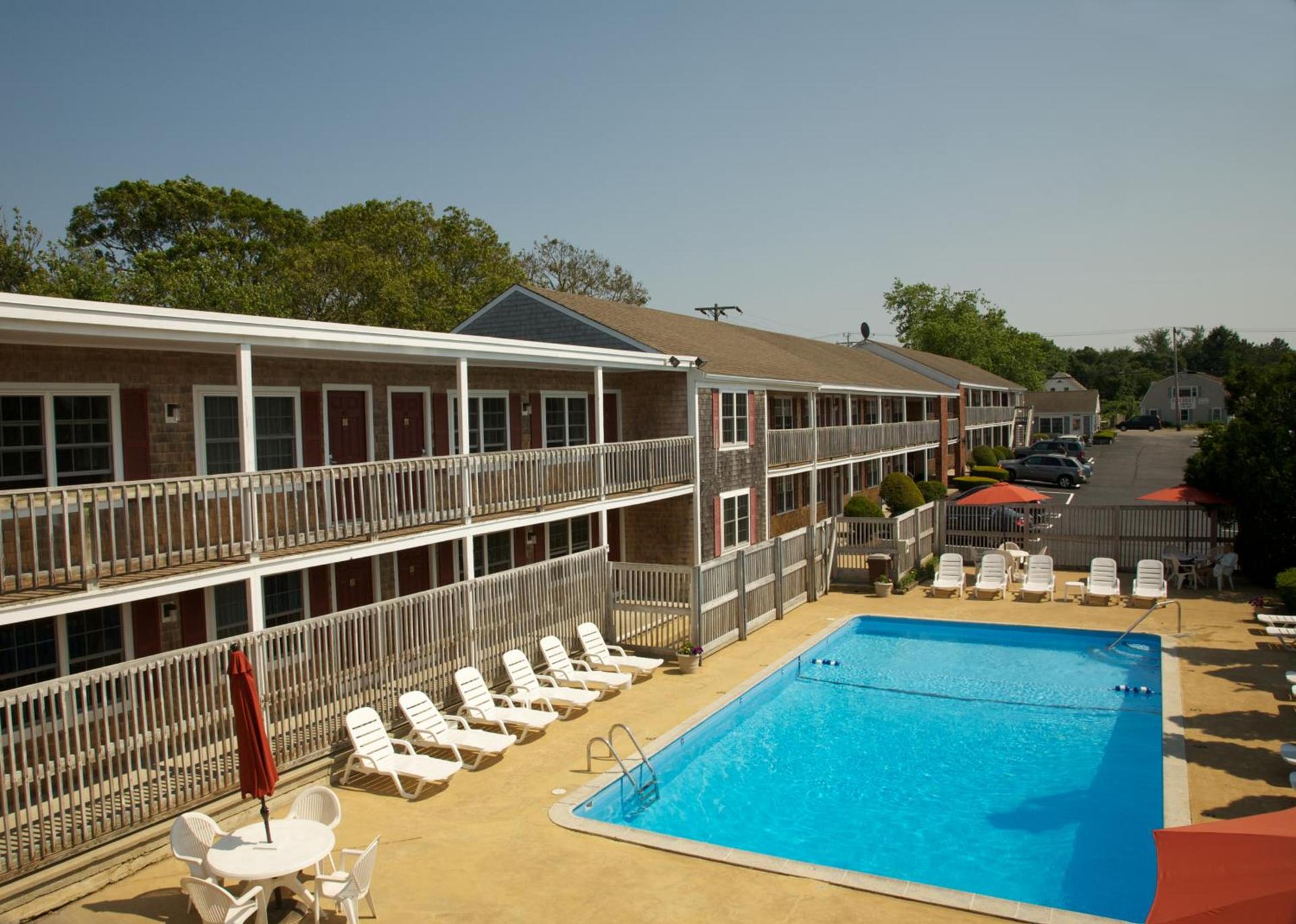 Holiday Hill Inn & Suites photo 49
