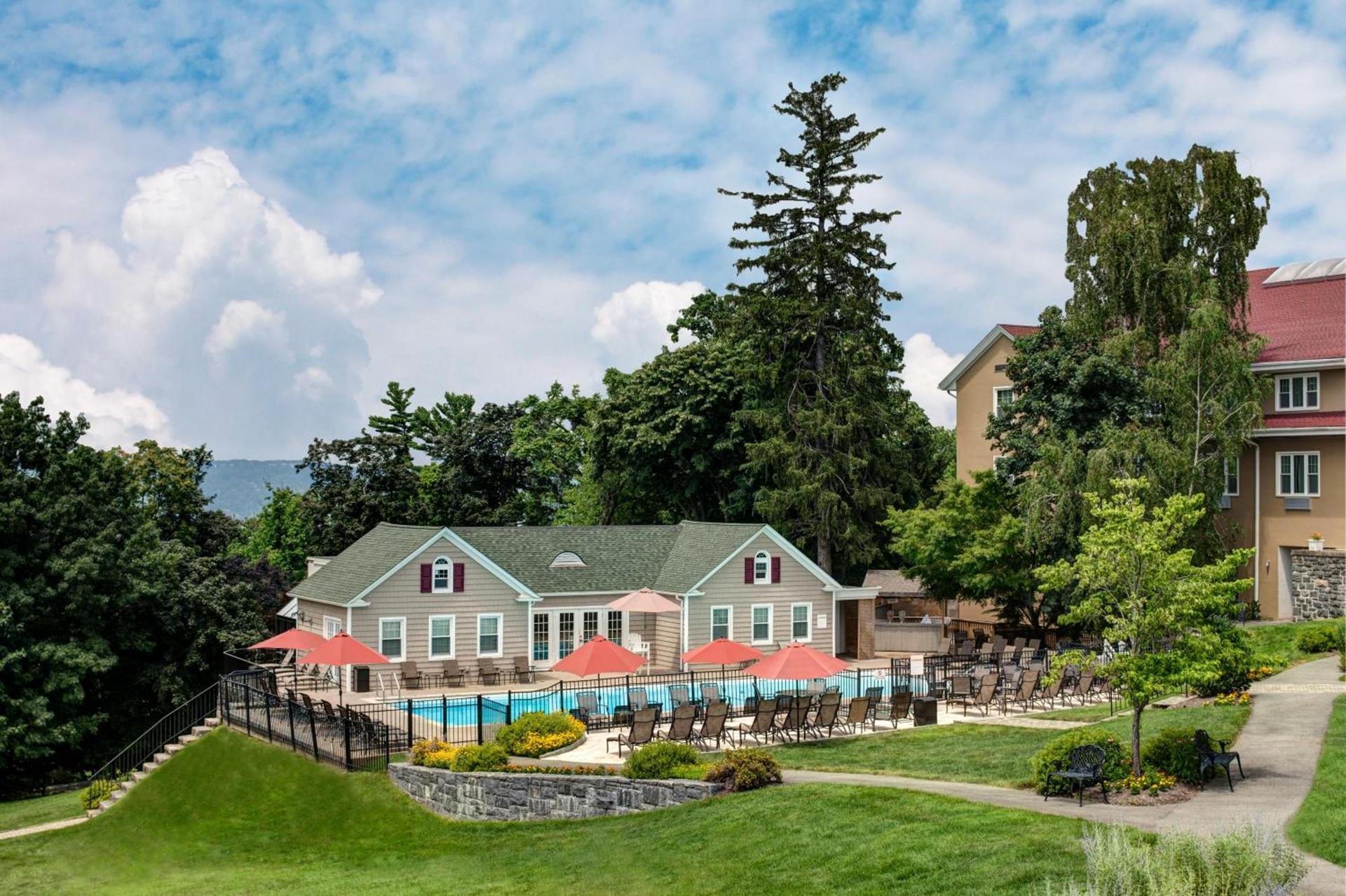 Tarrytown House Estate photo 39