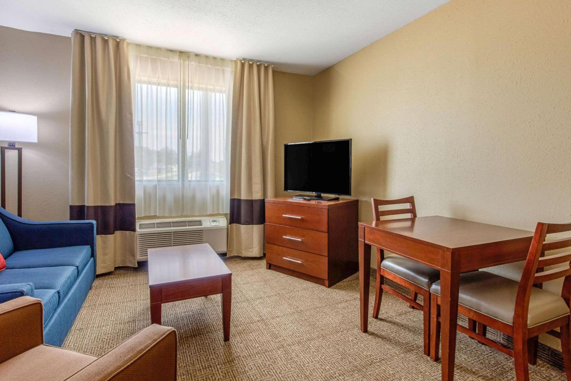 Comfort Inn & Suites McComb photo 38