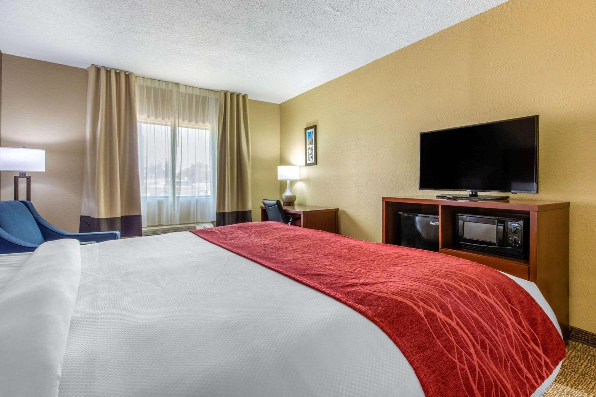 Comfort Inn & Suites McComb photo 11