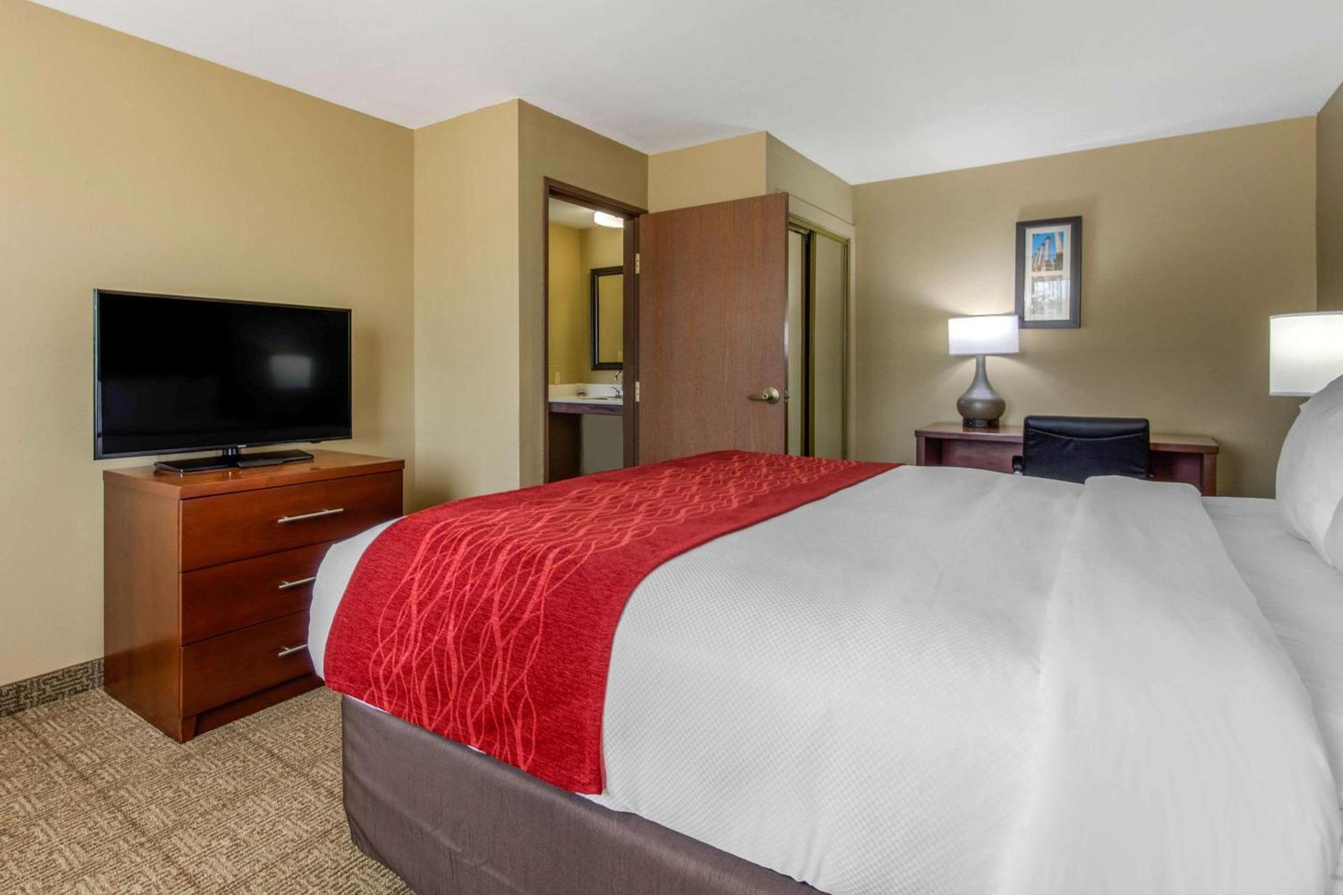 Comfort Inn & Suites McComb photo 2