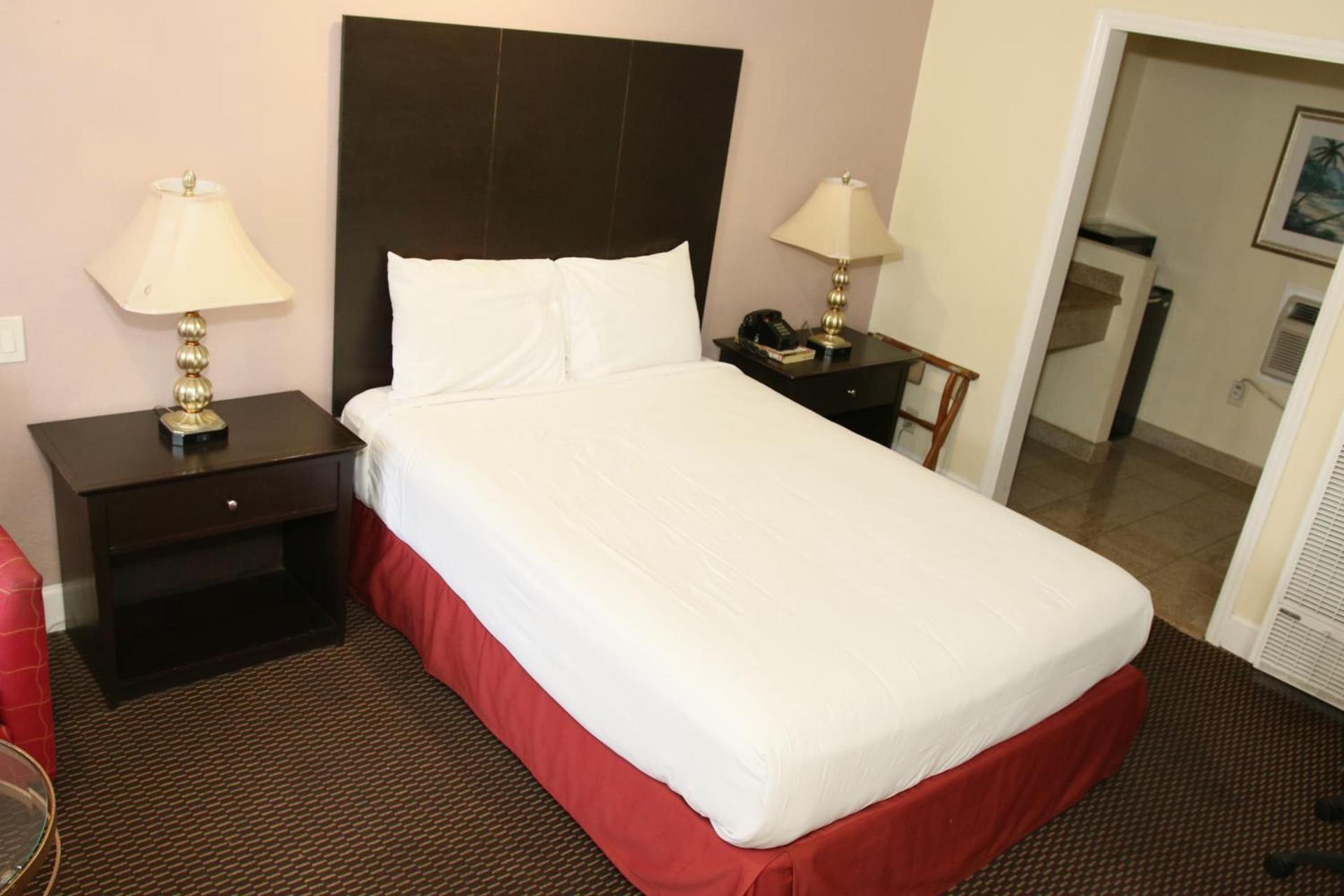 Town and Country Inn photo 38