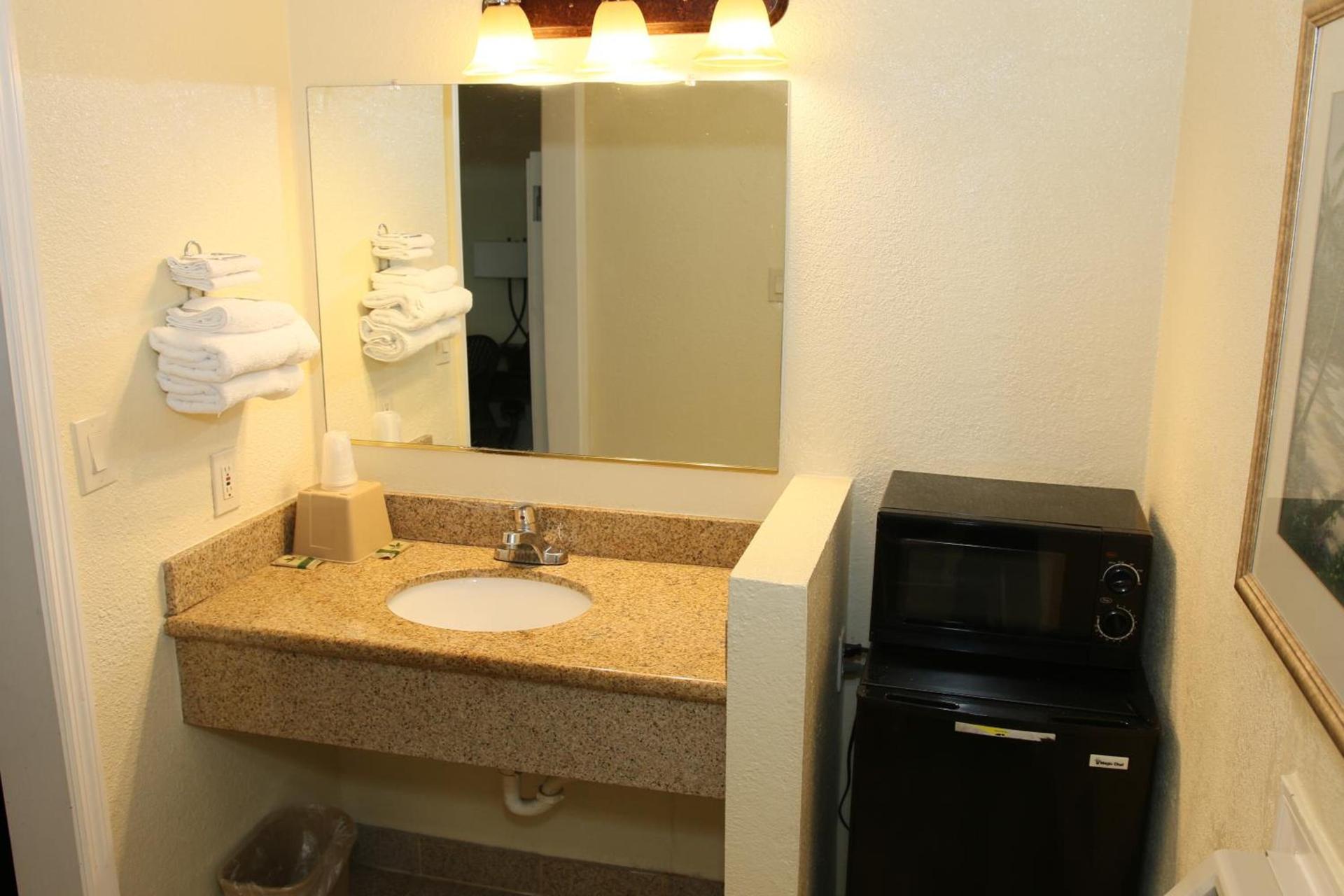 Town and Country Inn photo 43