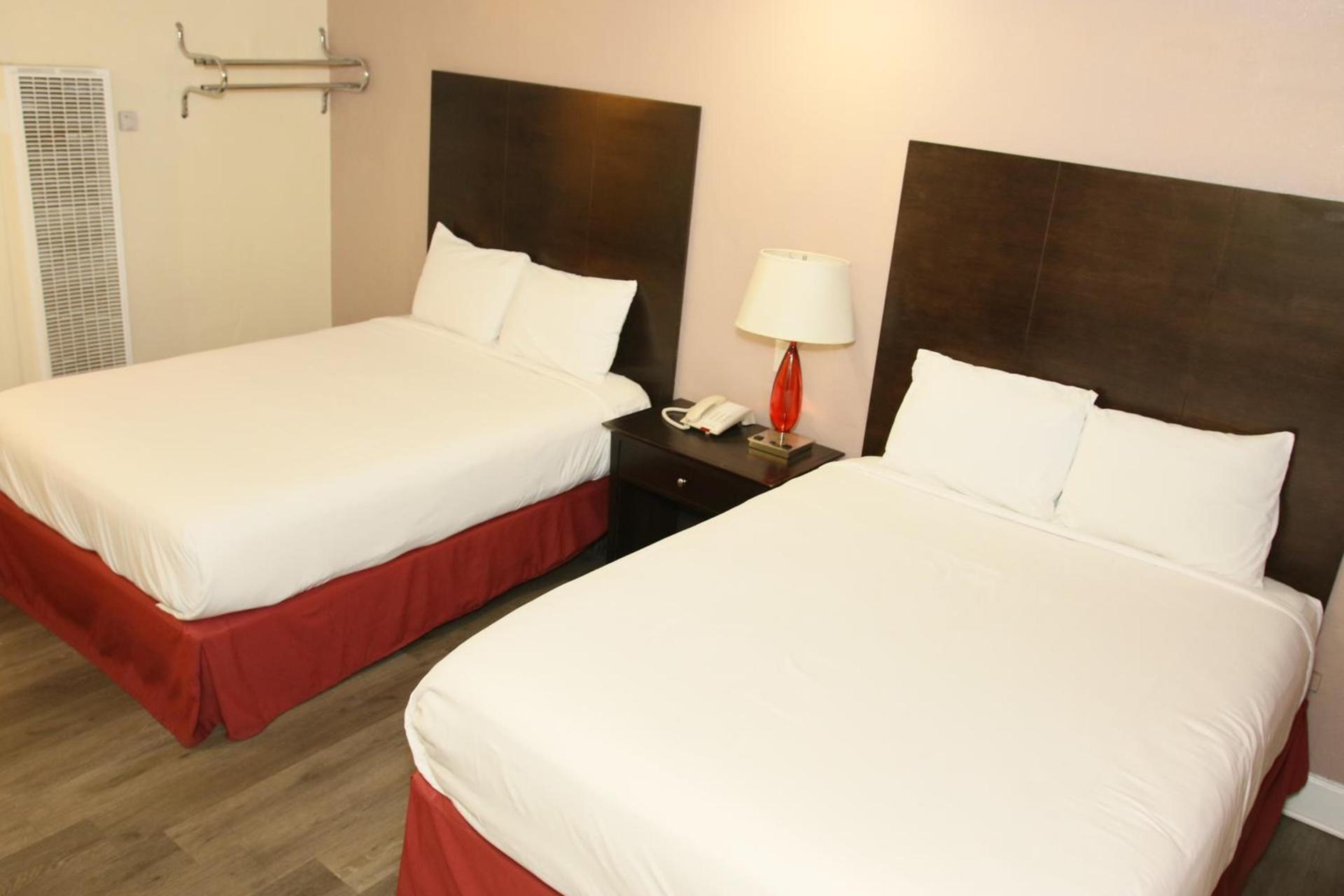Town and Country Inn photo 36