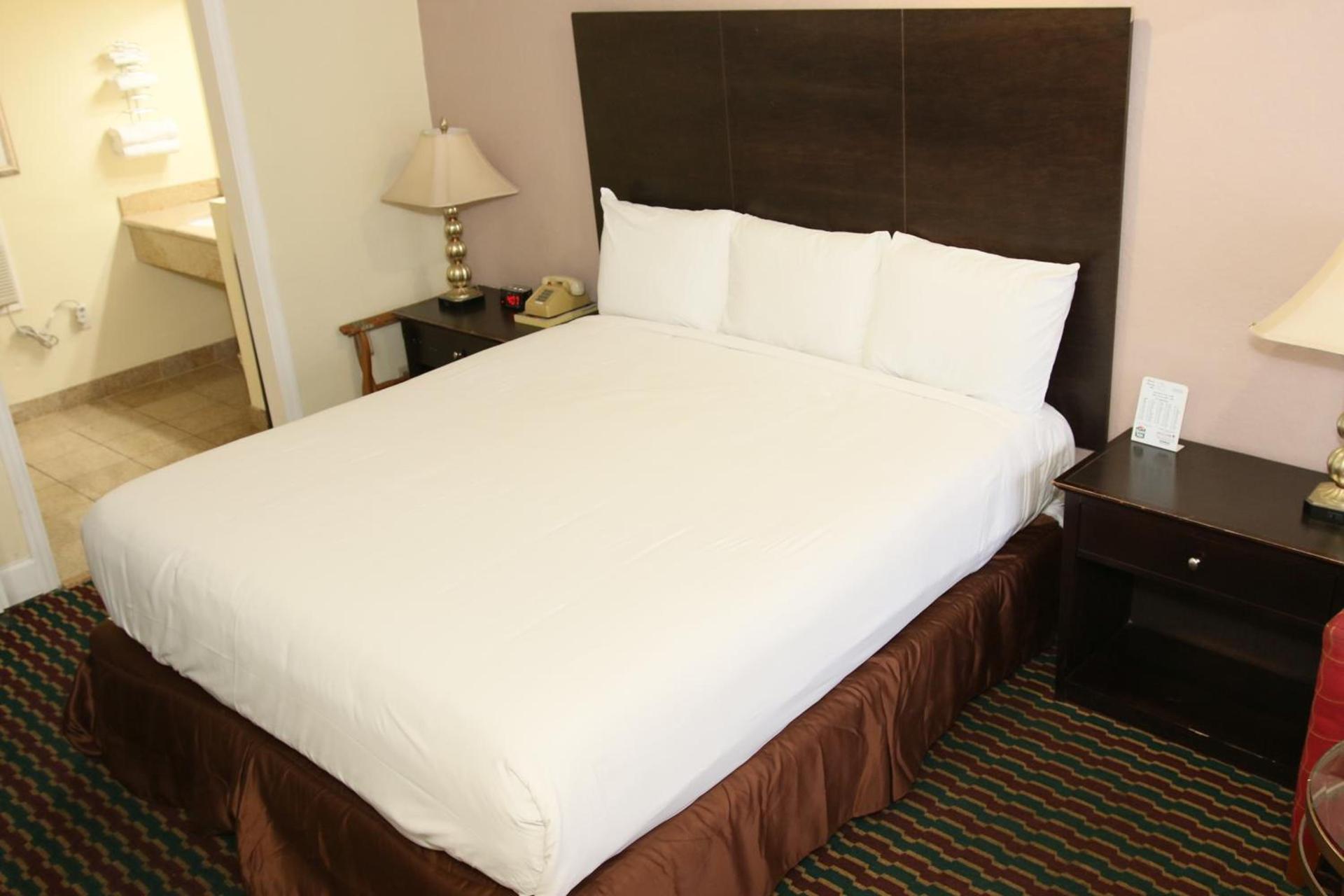 Town and Country Inn photo 20