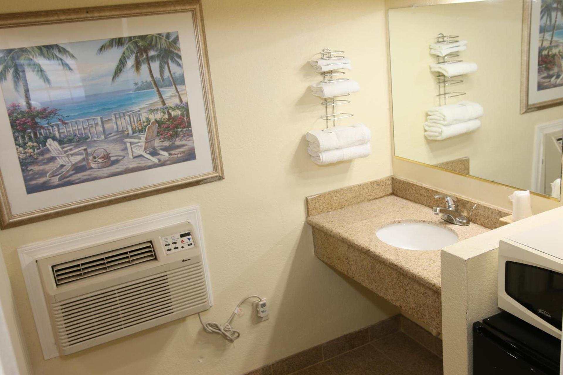 Town and Country Inn photo 17