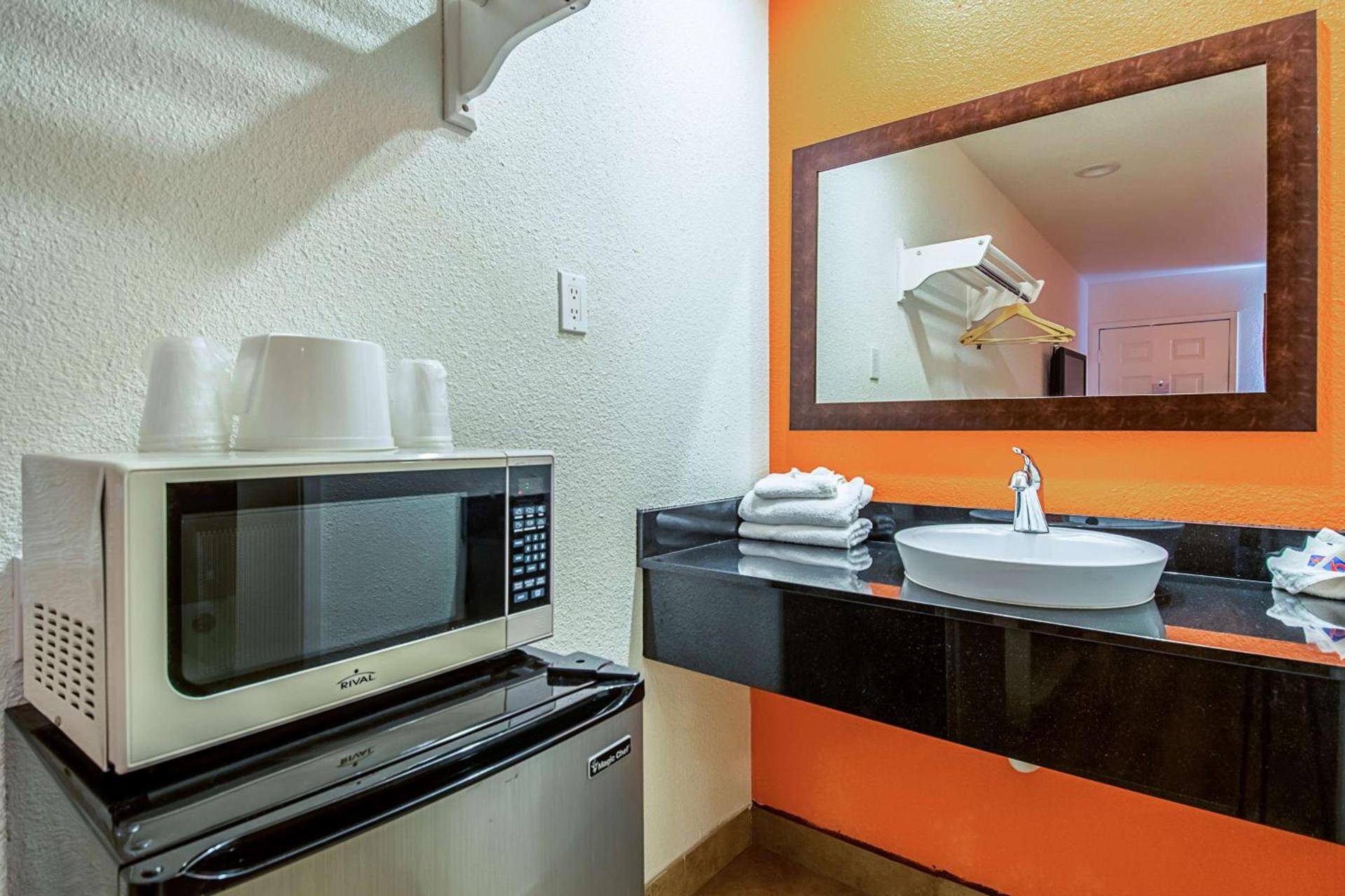 Motel 6-Bakersfield, CA - Airport photo 23