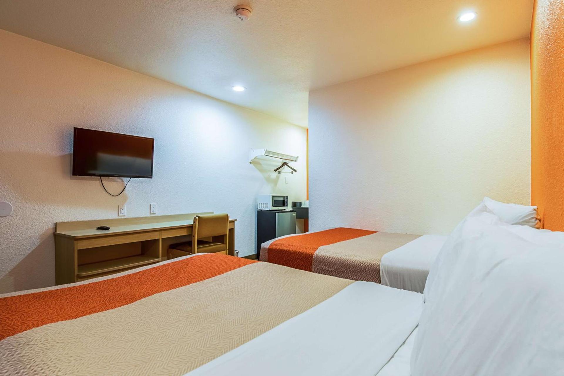 Motel 6-Bakersfield, CA - Airport photo 26
