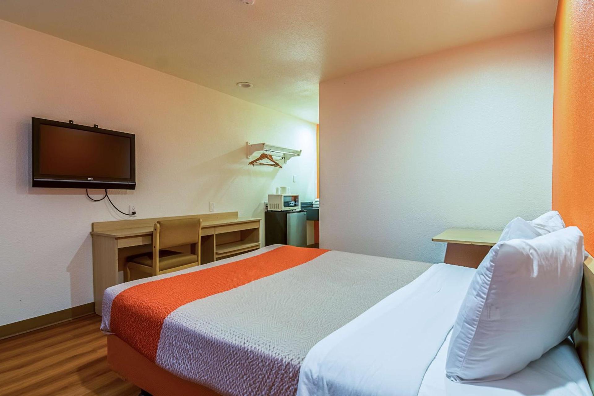 Motel 6-Bakersfield, CA - Airport photo 21