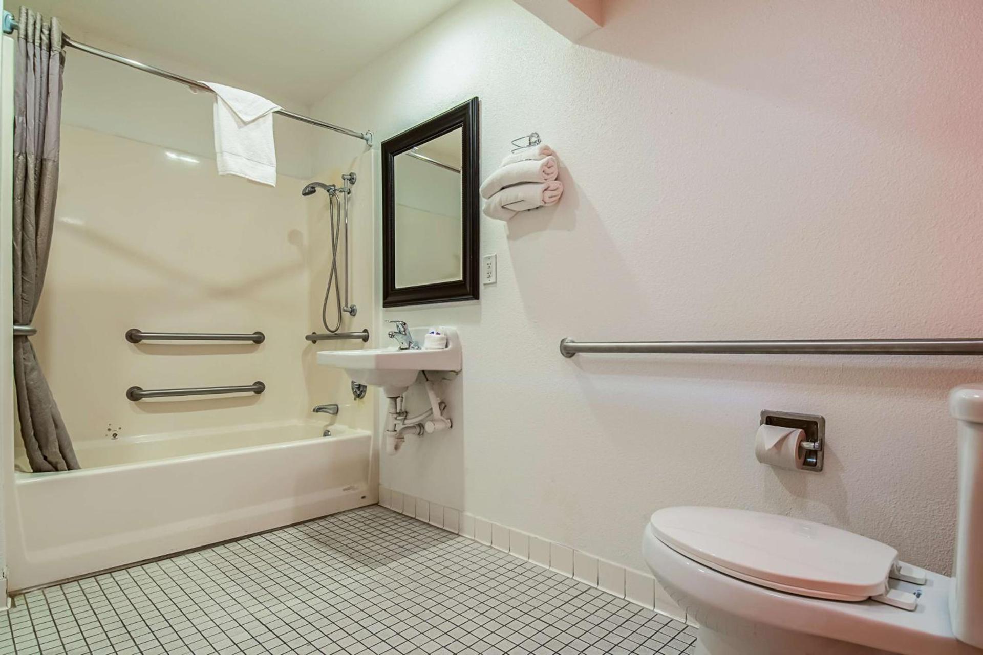 Motel 6-Bakersfield, CA - Airport photo 28