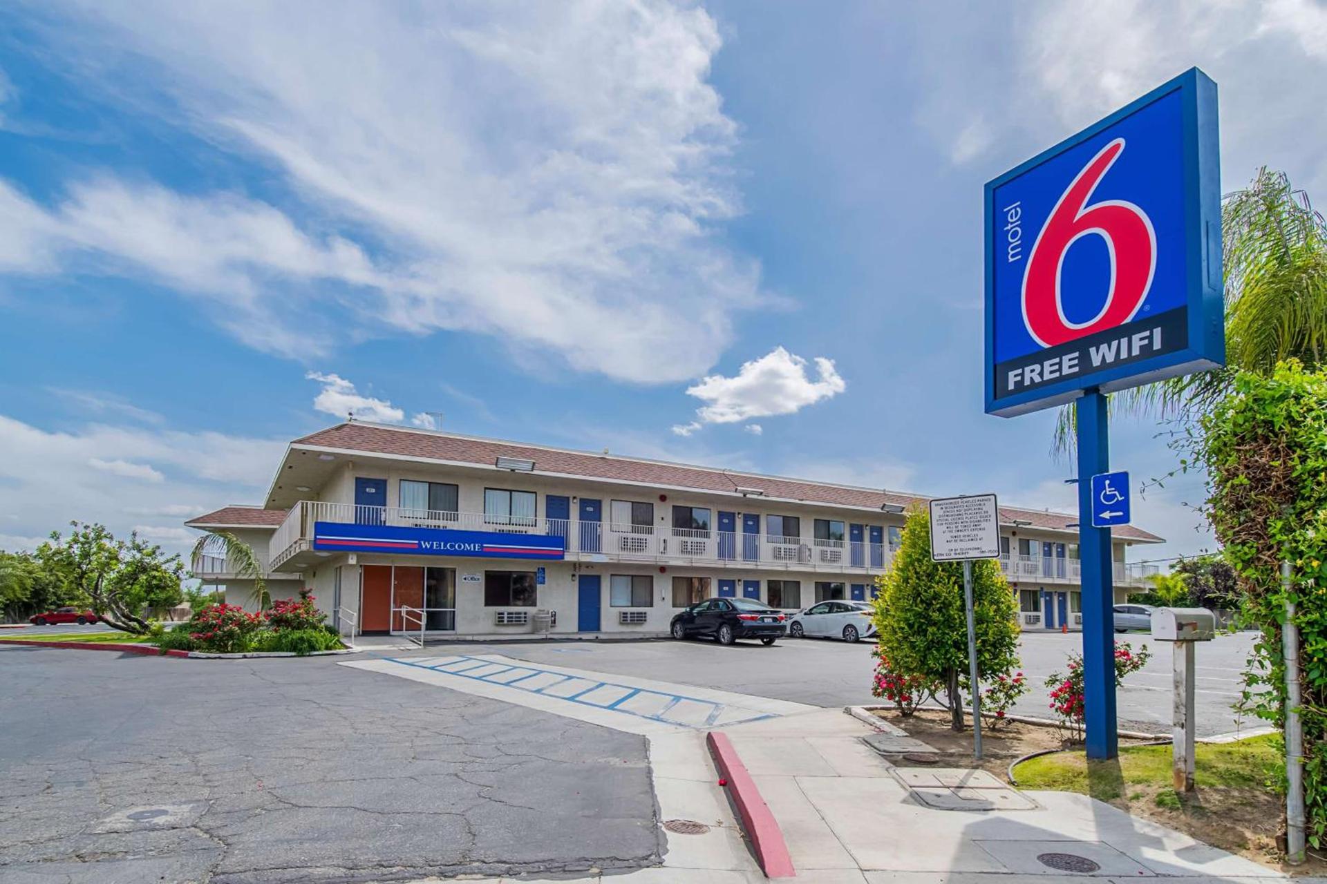 Motel 6-Bakersfield, CA - Airport photo 1