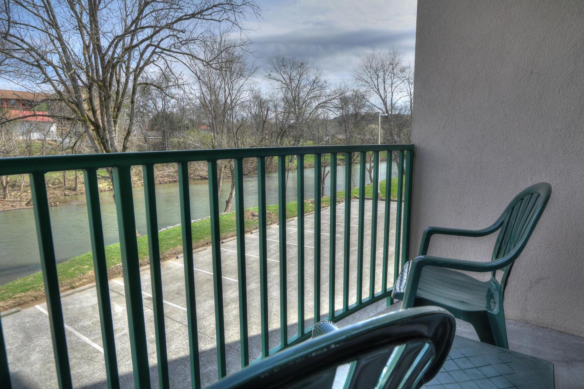 Pigeon River Inn photo 41