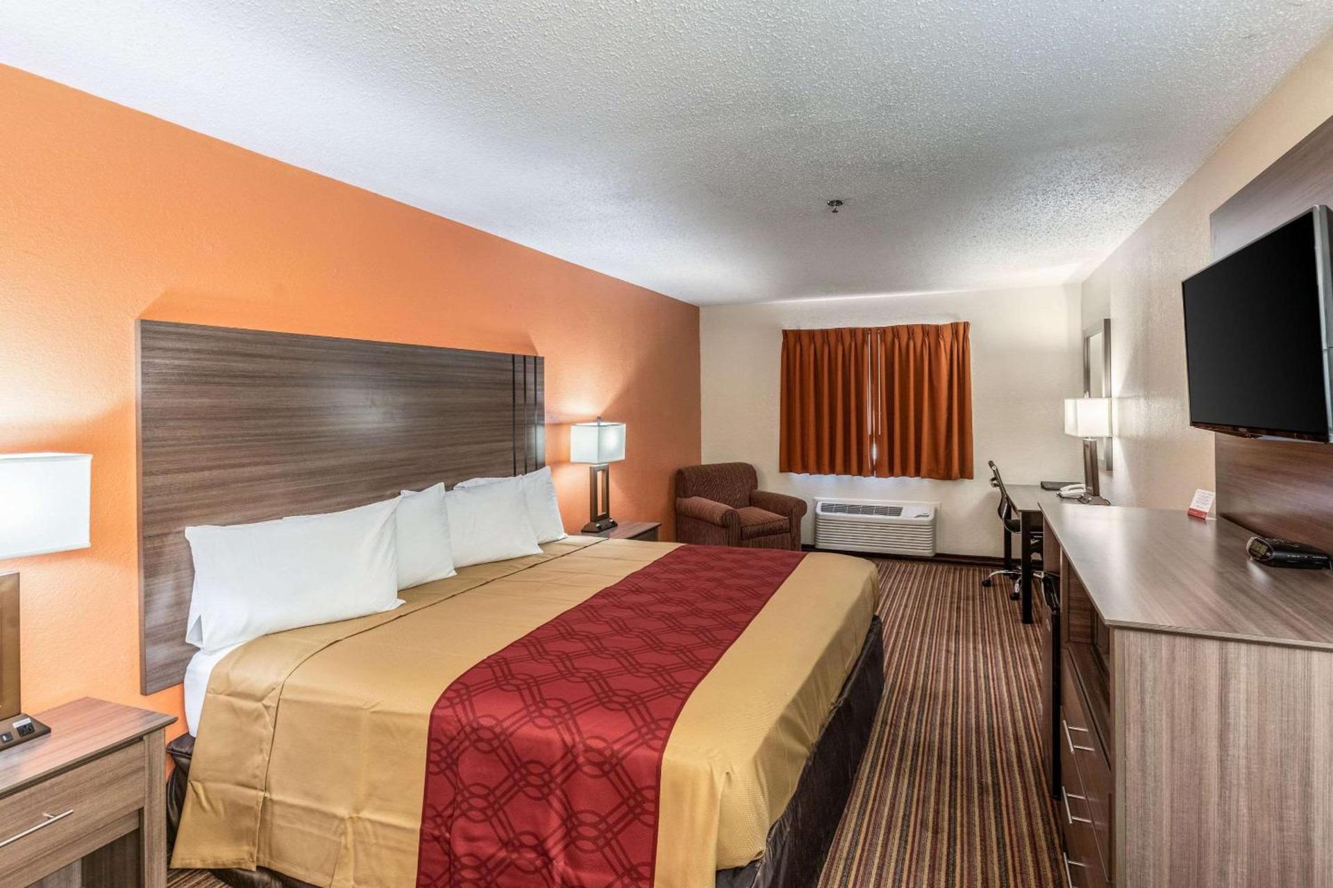Econo Lodge Inn & Suites Mckinney - Plano North photo 25