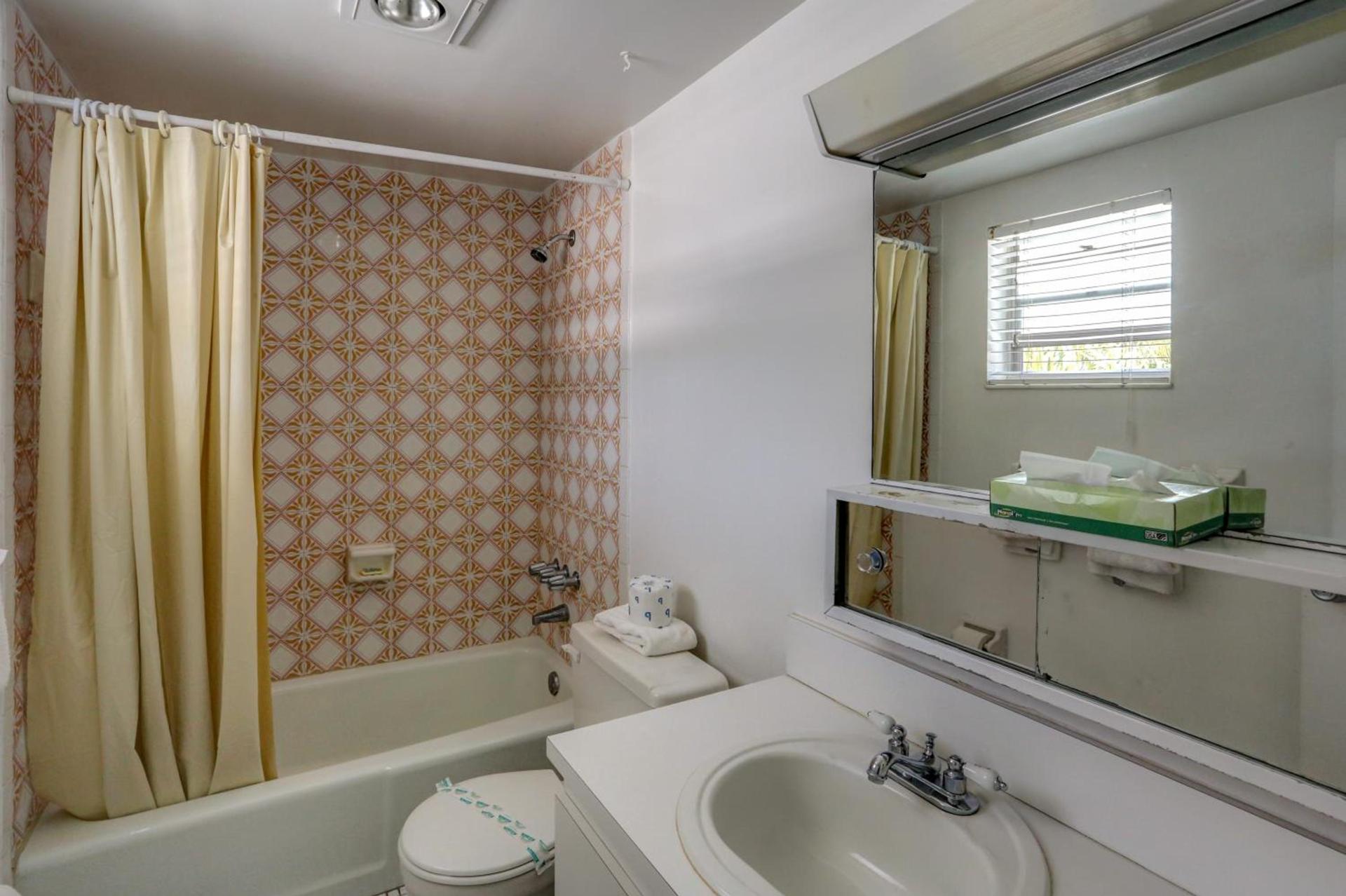 Richard's Motel Studios photo 49