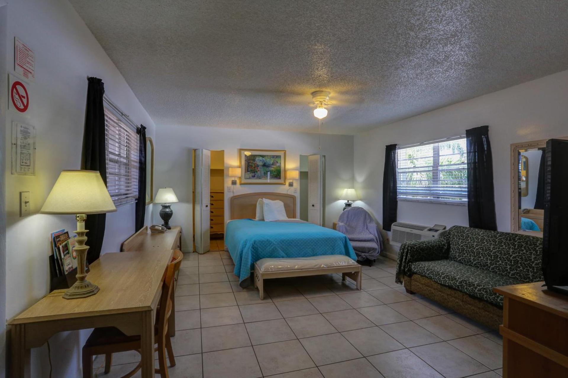 Richard's Motel Studios photo 51