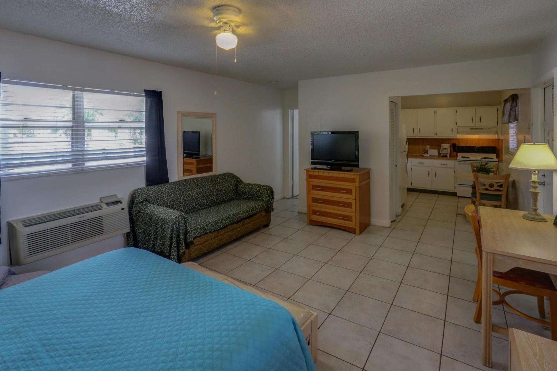 Richard's Motel Studios photo 47