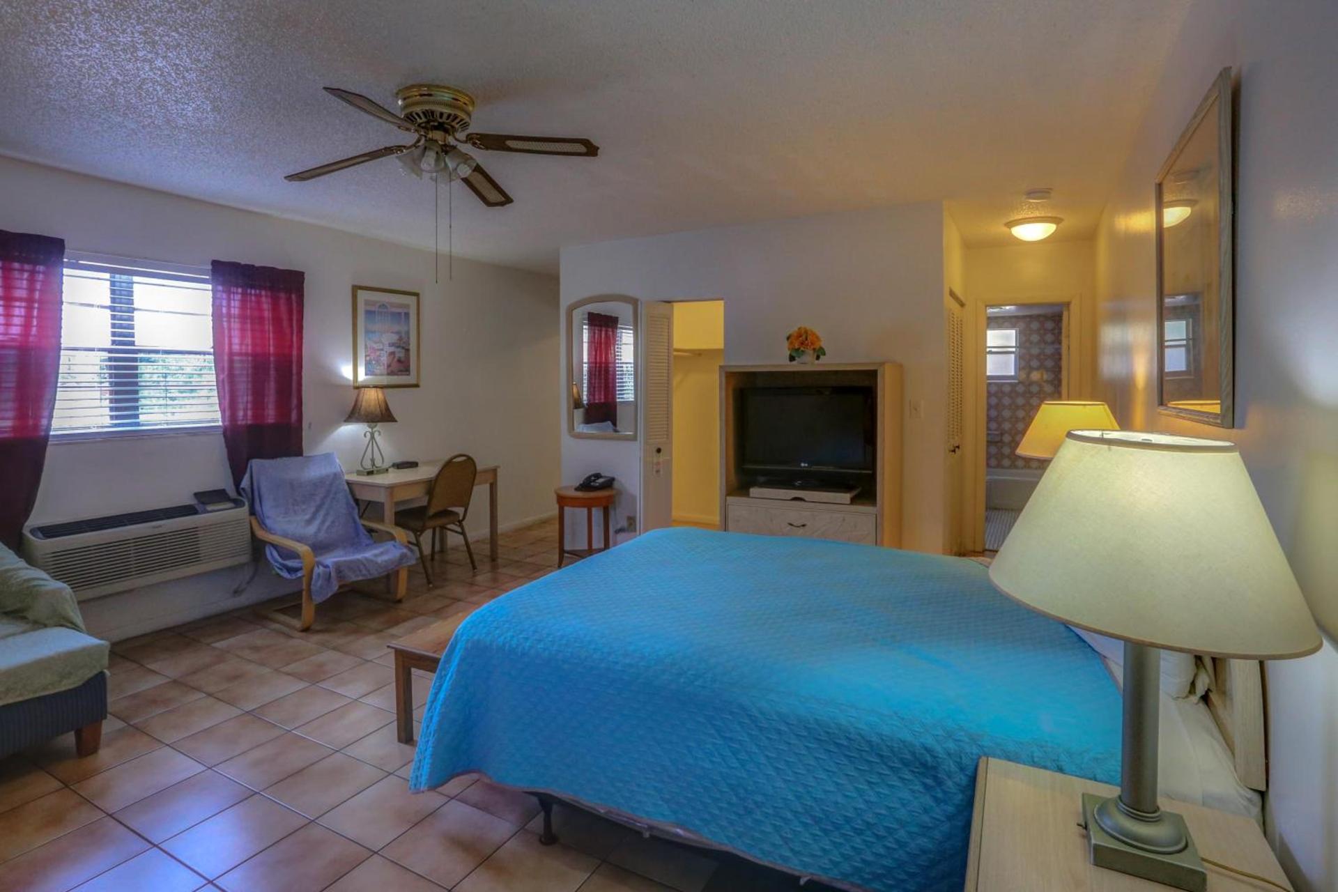 Richard's Motel Studios photo 43