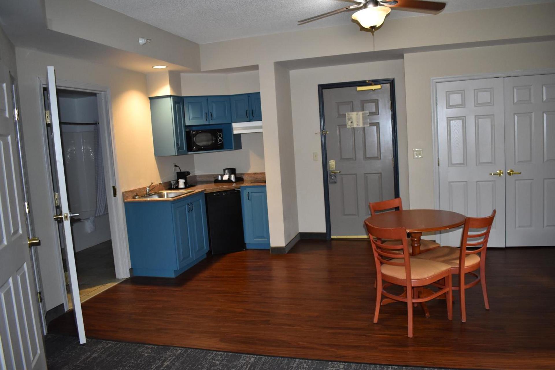 Country Inn & Suites by Radisson, Hagerstown, MD photo 72