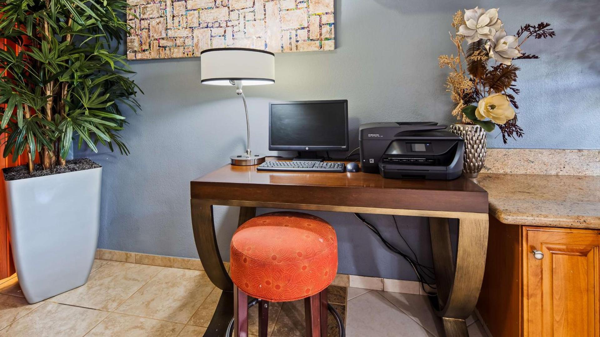 Rancho San Diego Inn & Suites photo 11