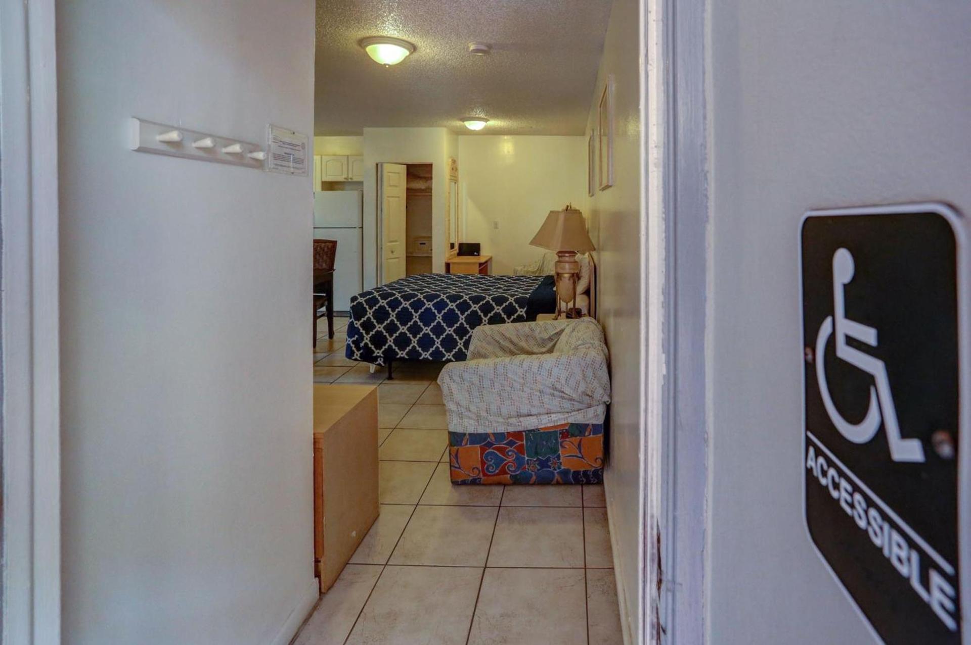 Richard's Motel Studios photo 19