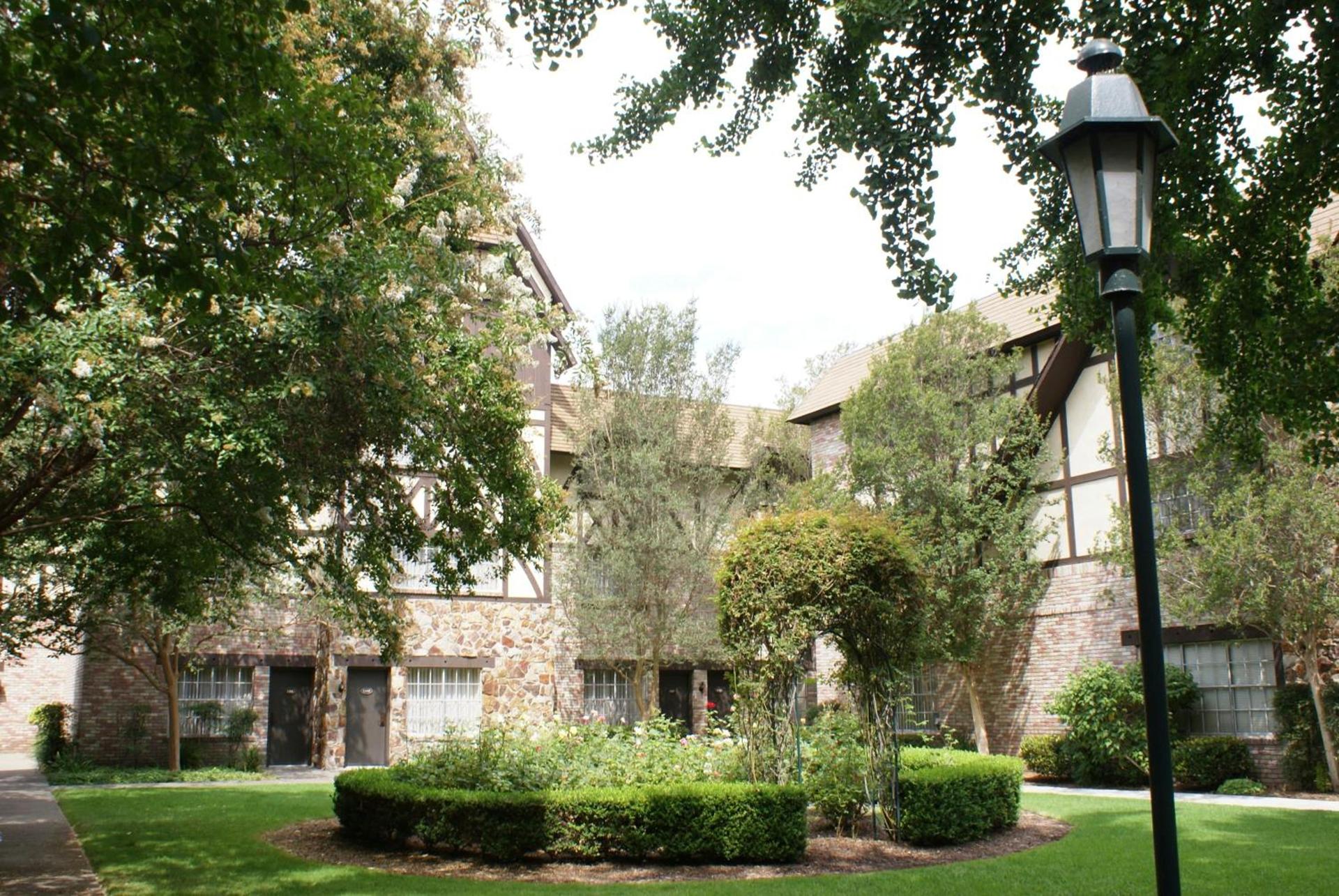 Anaheim Majestic Garden Hotel photo 56