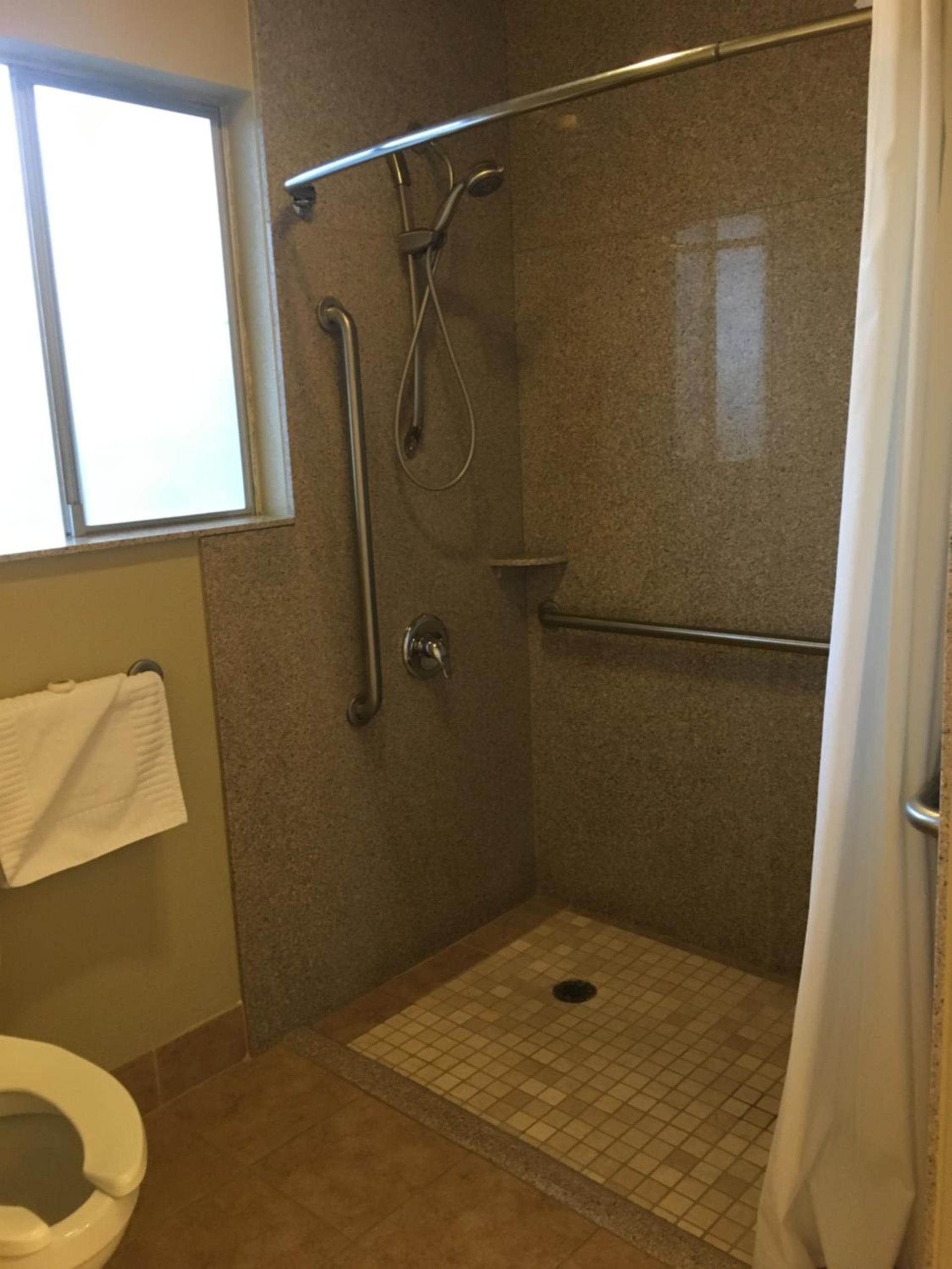 Vino Inn & Suites photo 36