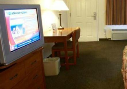 Premier Inns Tolleson photo 12
