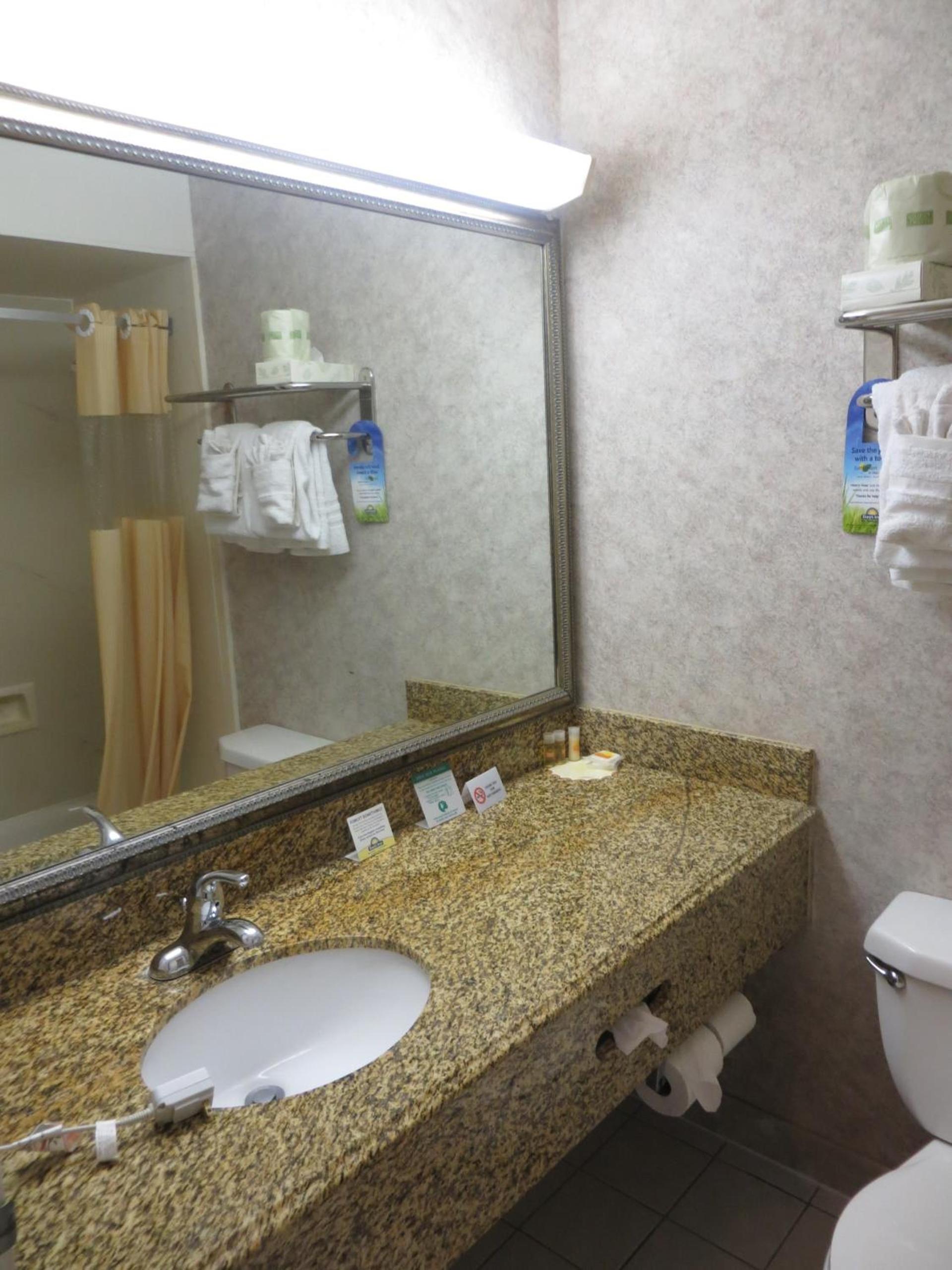 Days Inn by Wyndham Los Angeles LAX Airport Stadium Area photo 17