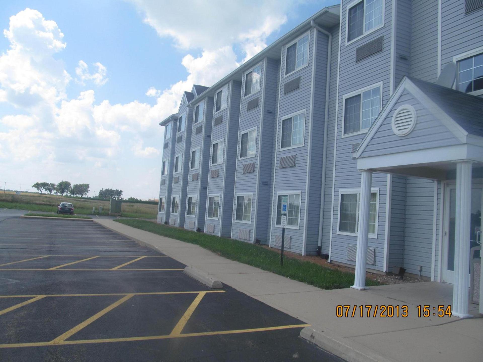 Microtel Inn by Wyndham Champaign photo 17
