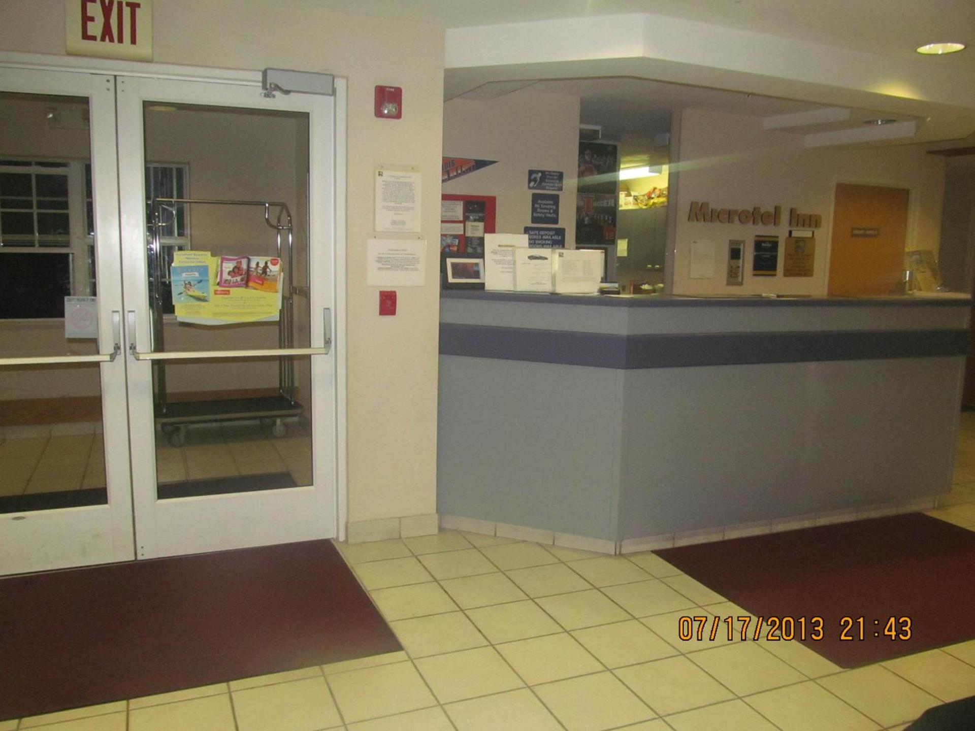 Microtel Inn by Wyndham Champaign photo 8