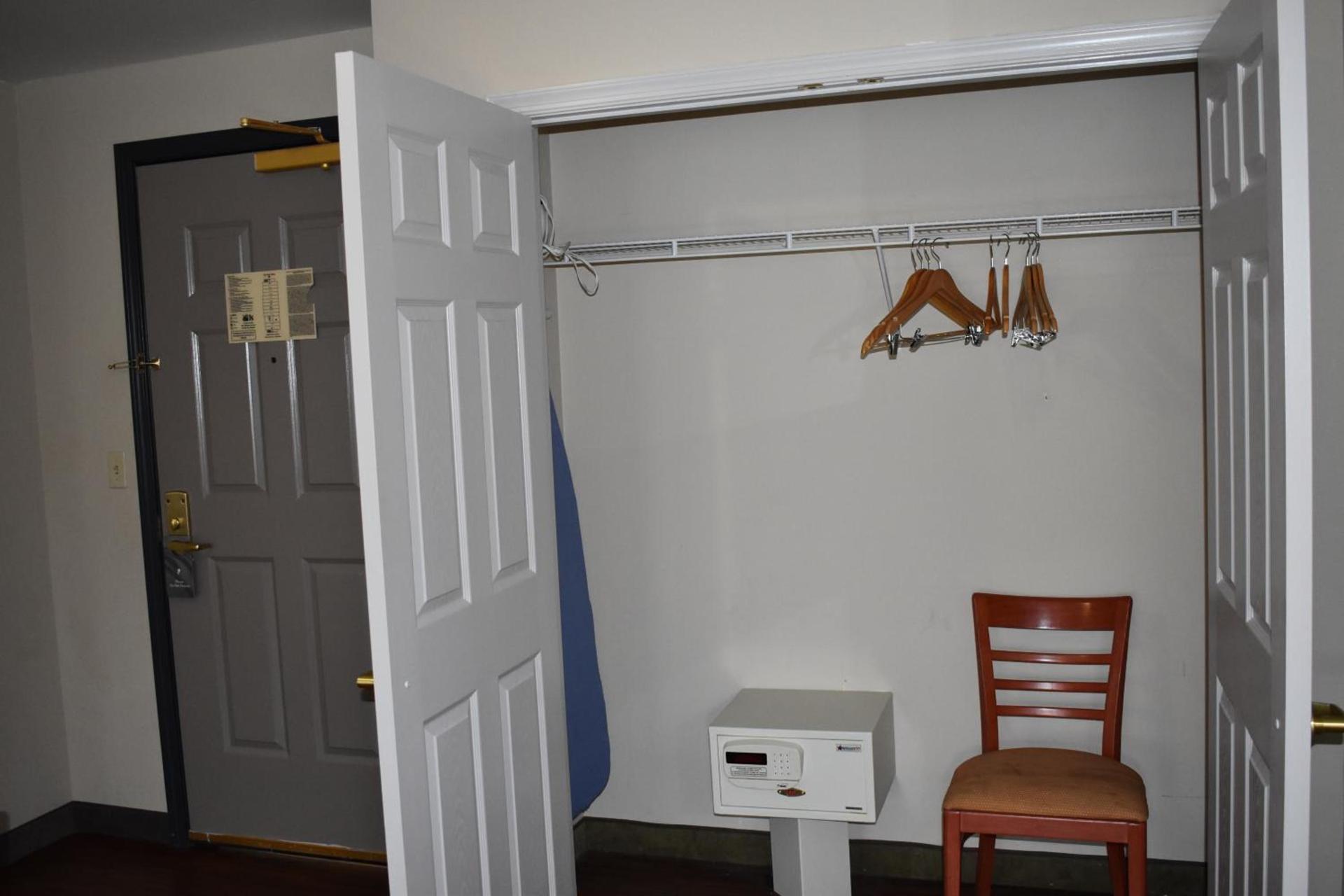 Country Inn & Suites by Radisson, Hagerstown, MD photo 22