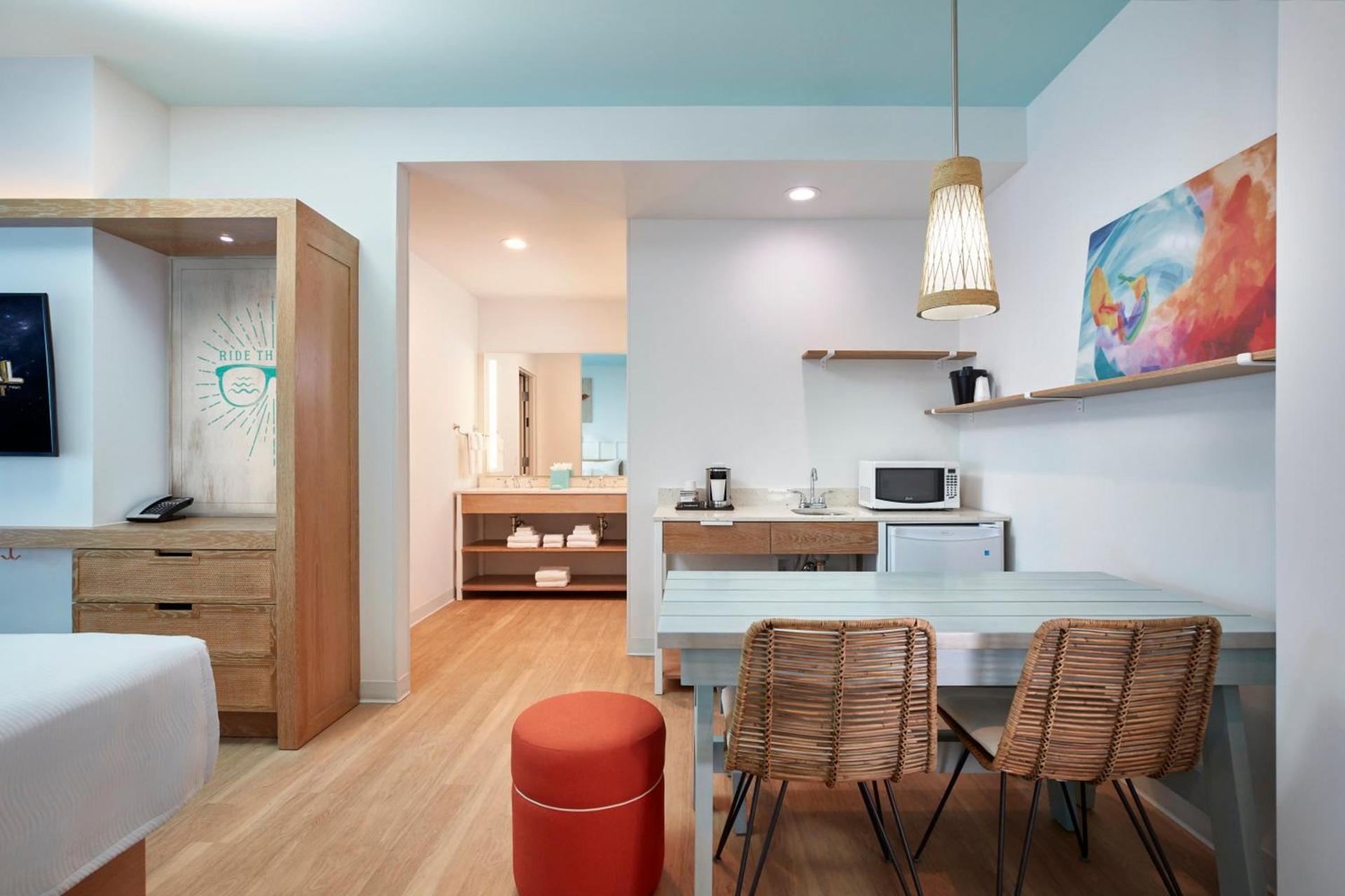 Universal's Endless Summer Resort - Surfside Inn and Suites photo 8