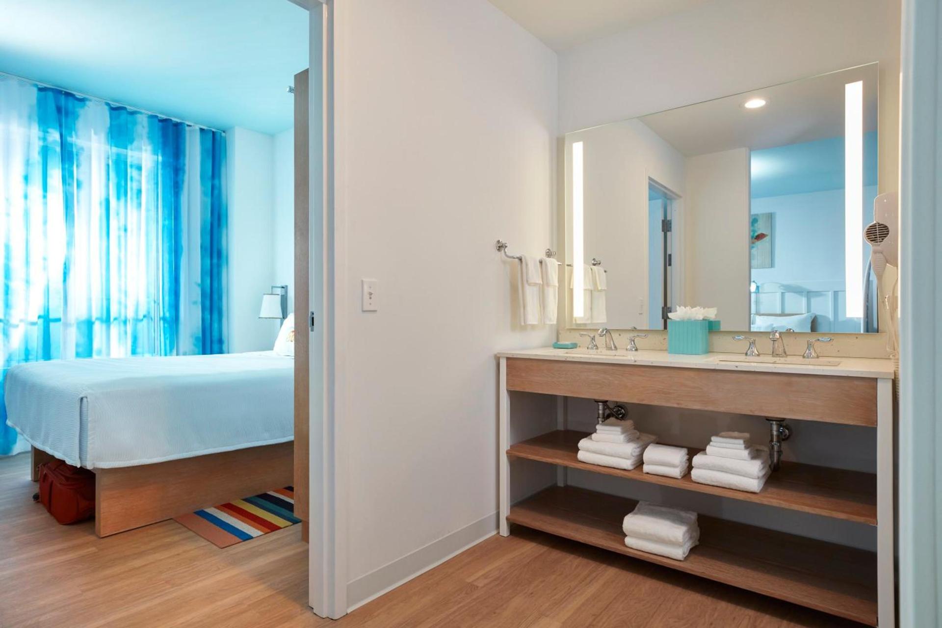 Universal's Endless Summer Resort - Surfside Inn and Suites photo 12