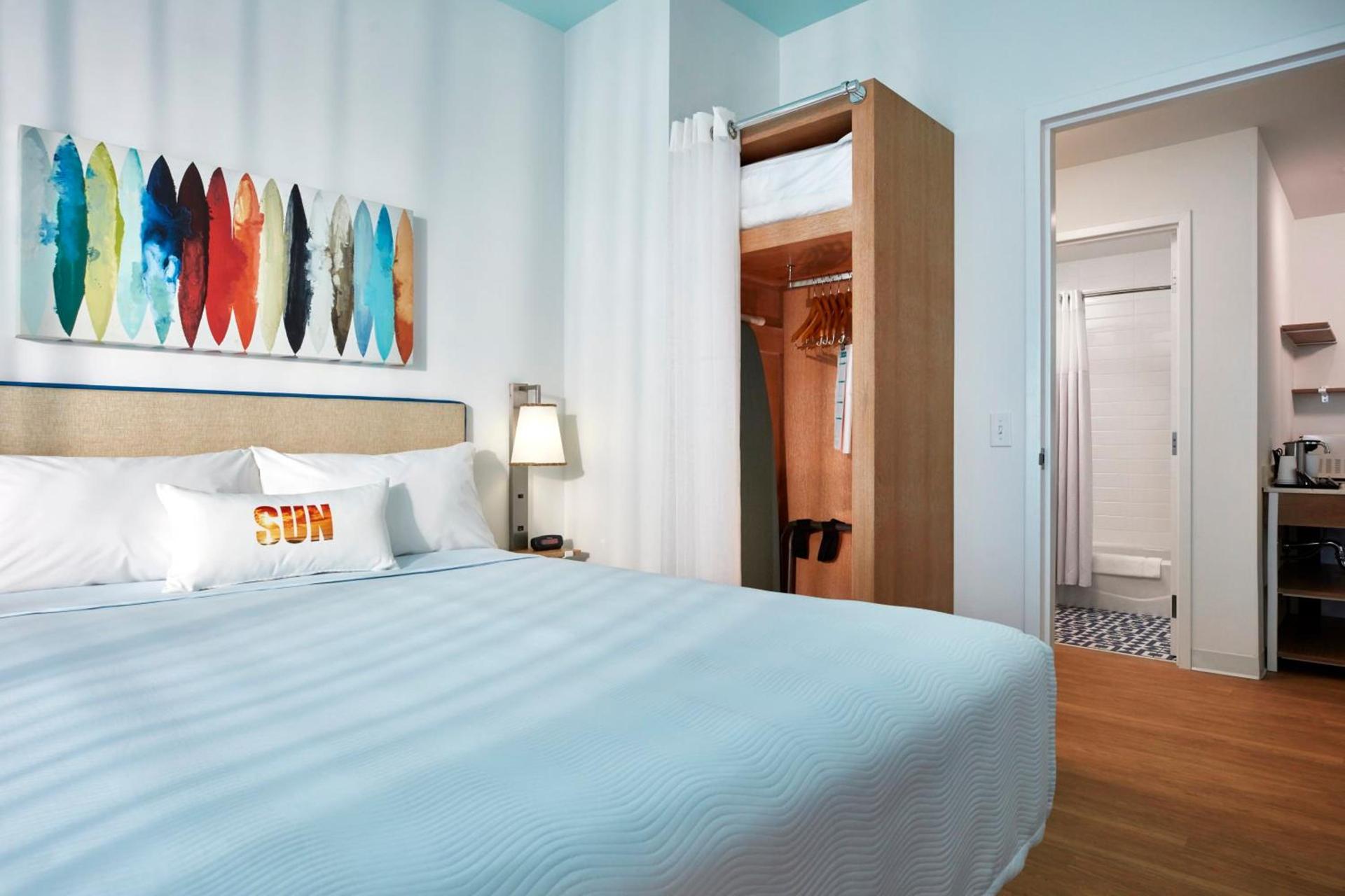 Universal's Endless Summer Resort - Surfside Inn and Suites photo 15