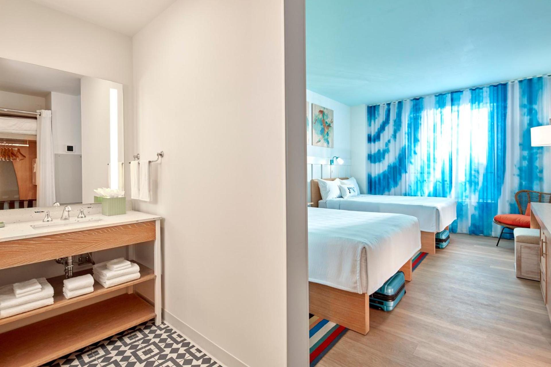 Universal's Endless Summer Resort - Surfside Inn and Suites photo 32