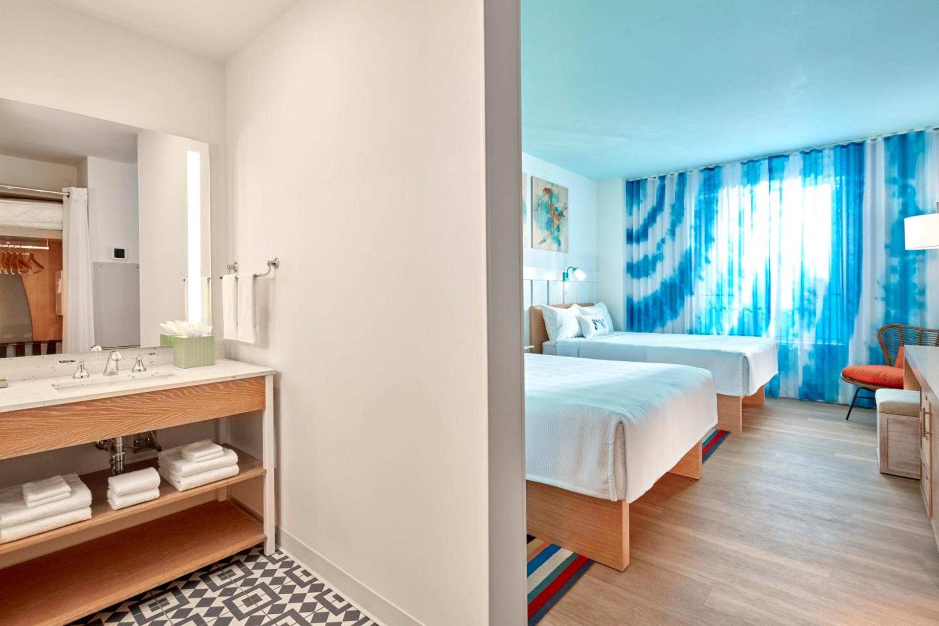 Universal's Endless Summer Resort - Surfside Inn and Suites photo 30