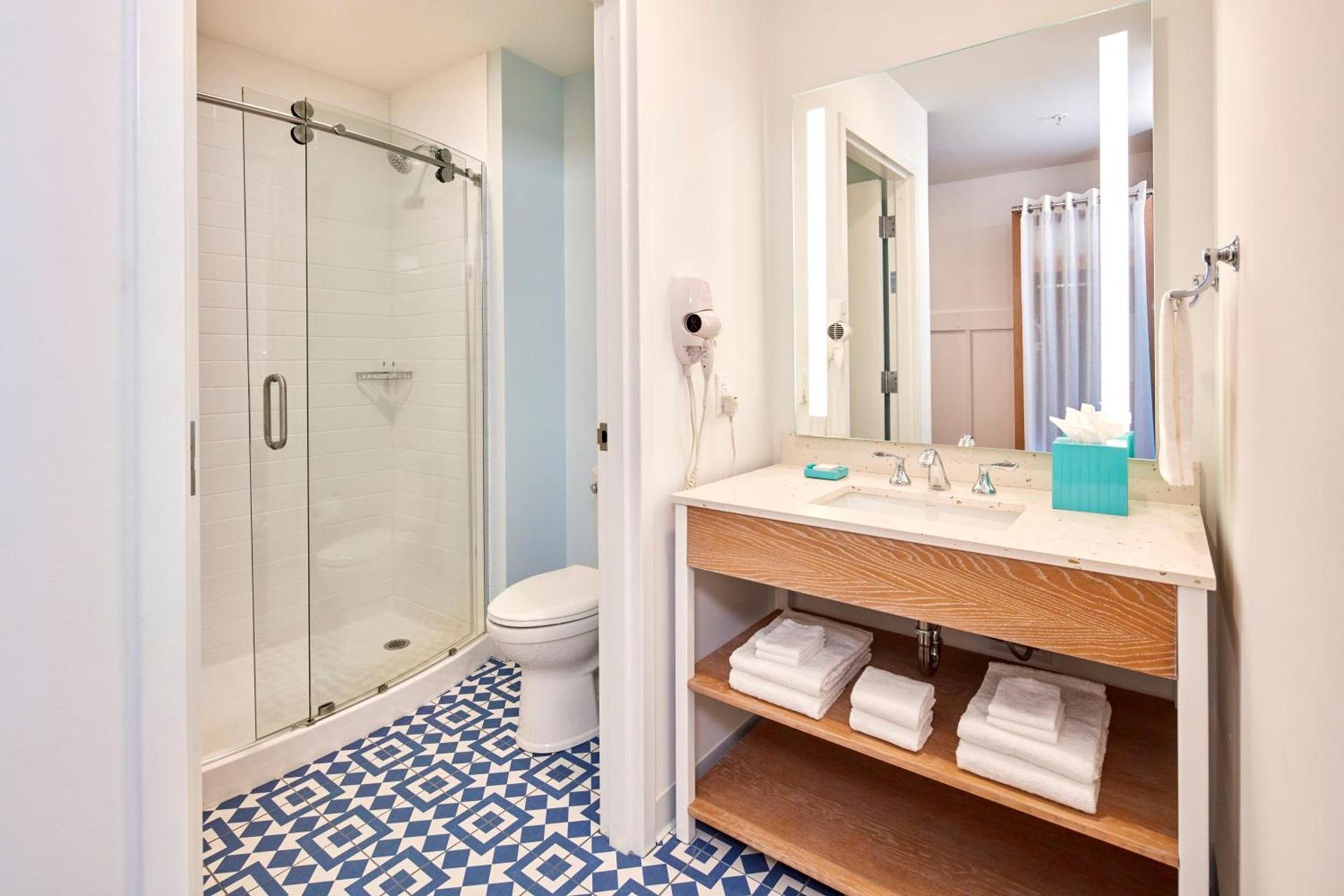 Universal's Endless Summer Resort - Surfside Inn and Suites photo 7