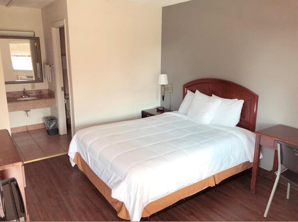 Americas Best Value Inn-Princess Anne photo 13