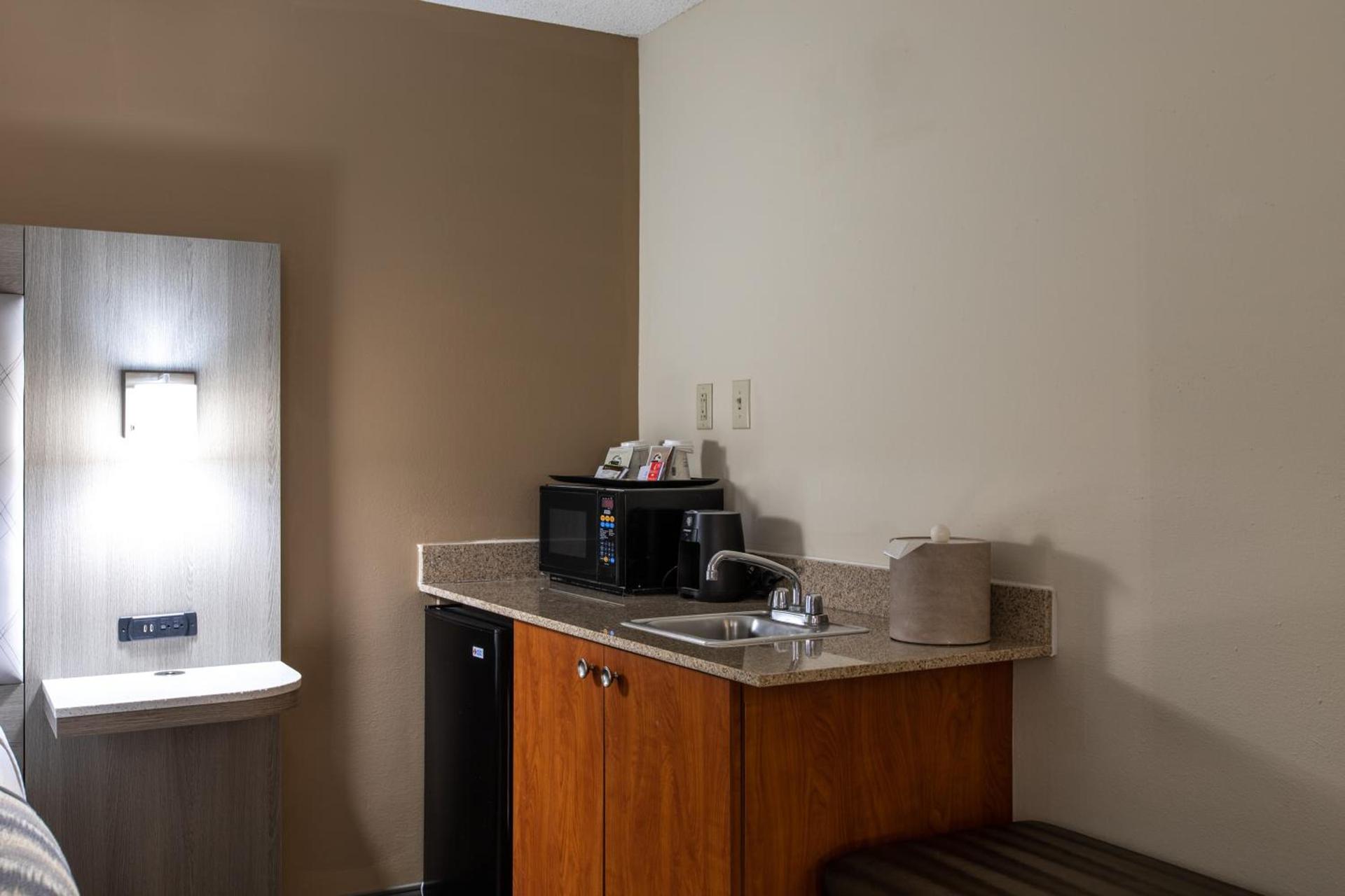 Wingate by Wyndham Charlotte Concord Mills/Speedway photo 94