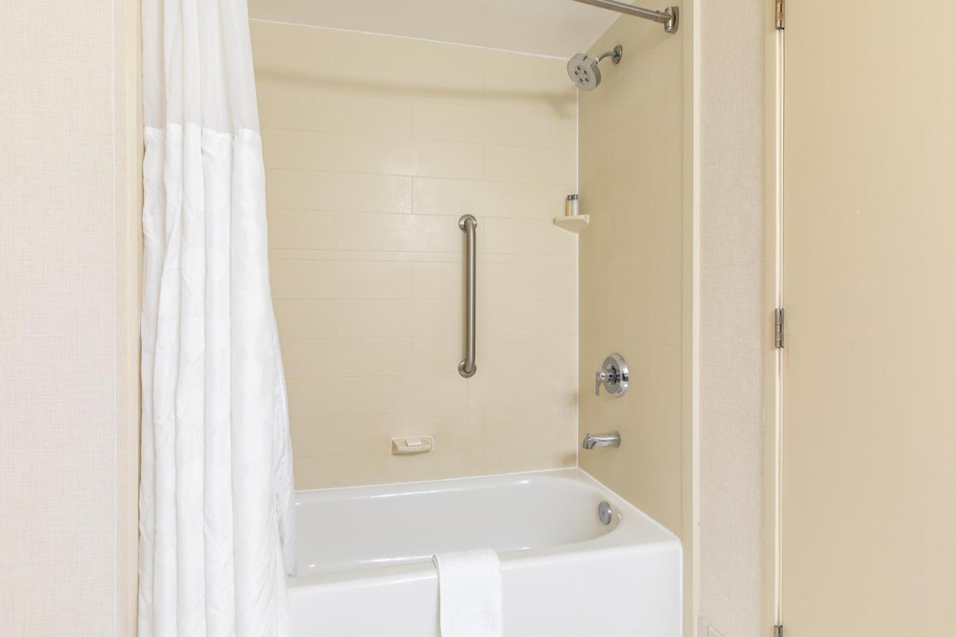 Wingate by Wyndham Charlotte Concord Mills/Speedway photo 83