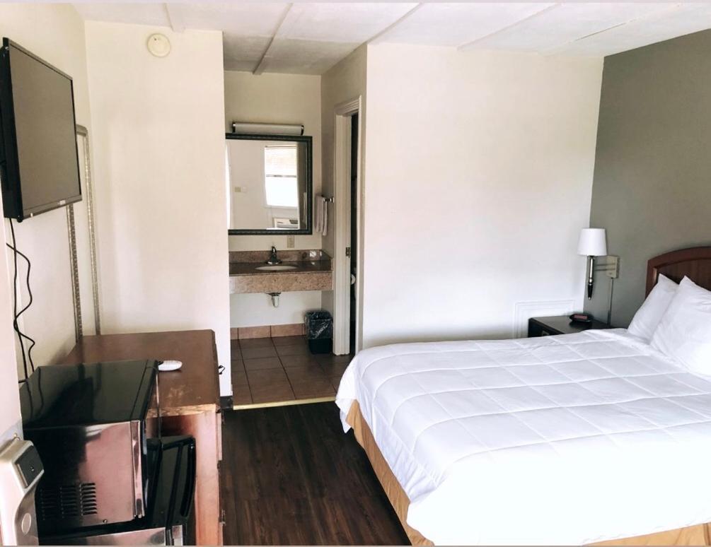 Americas Best Value Inn-Princess Anne photo 6