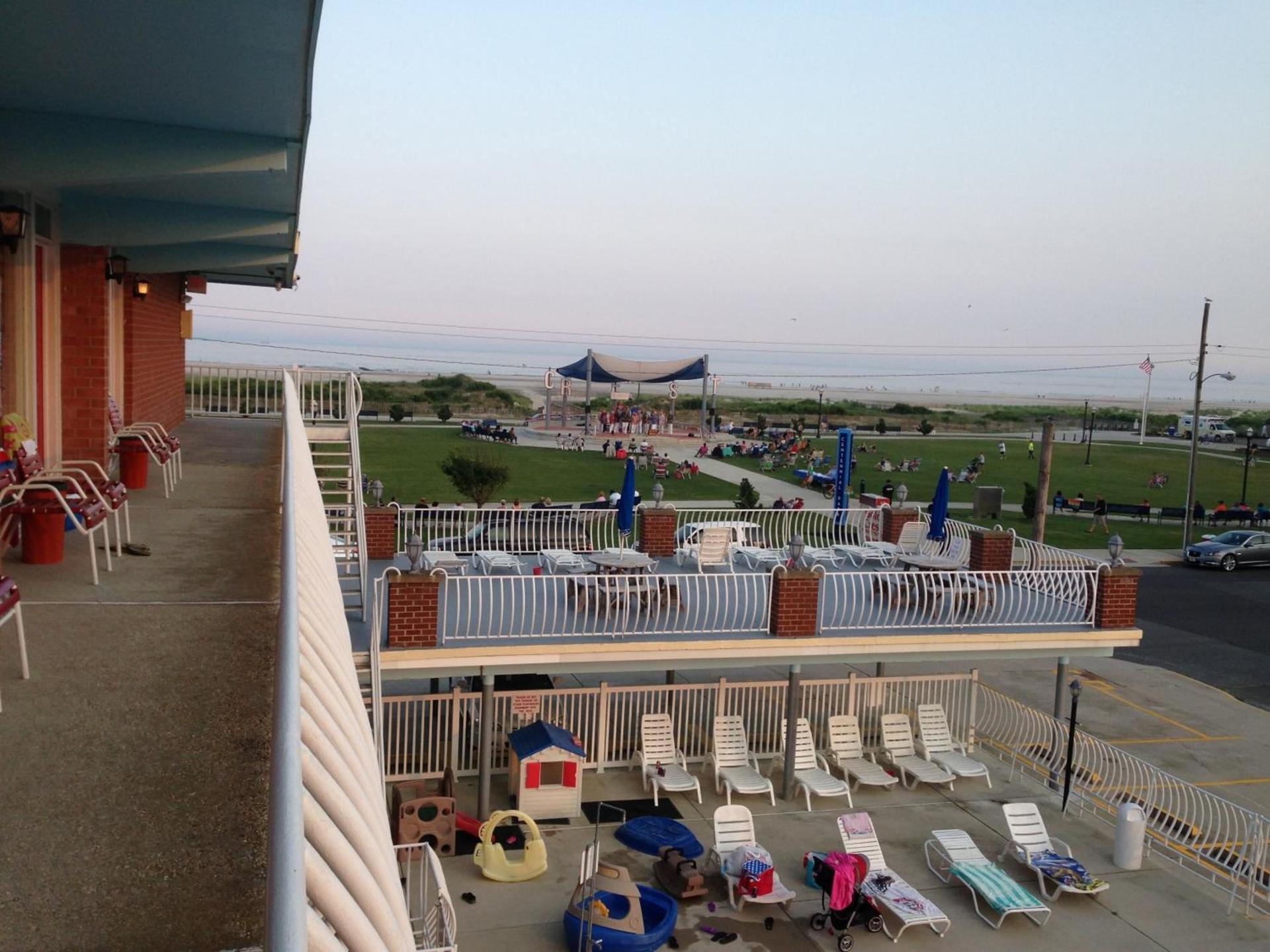 Gold Crest Motel photo 57