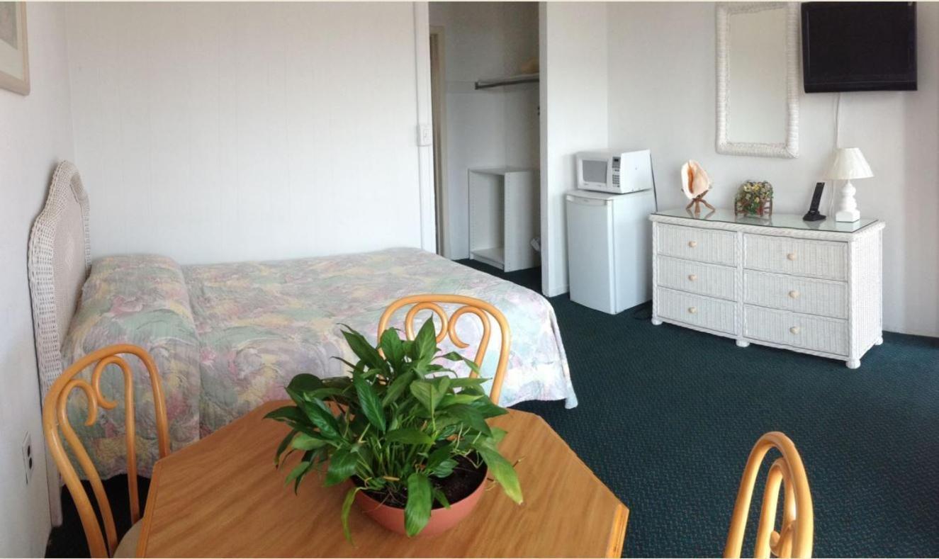 Gold Crest Motel photo 58