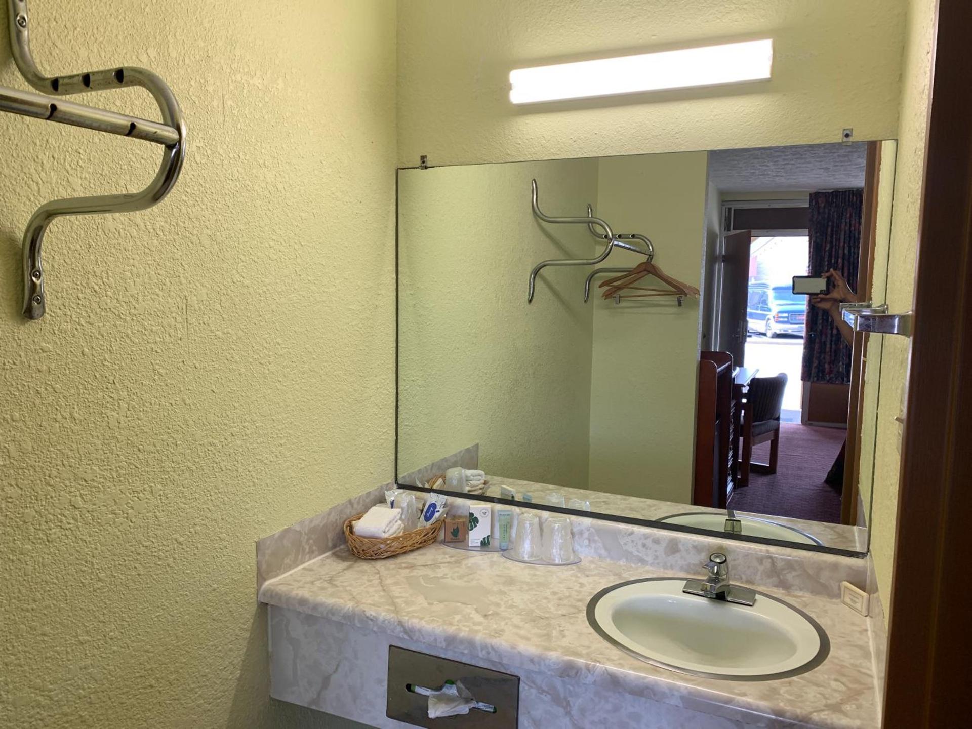 Budget Inn Express photo 7