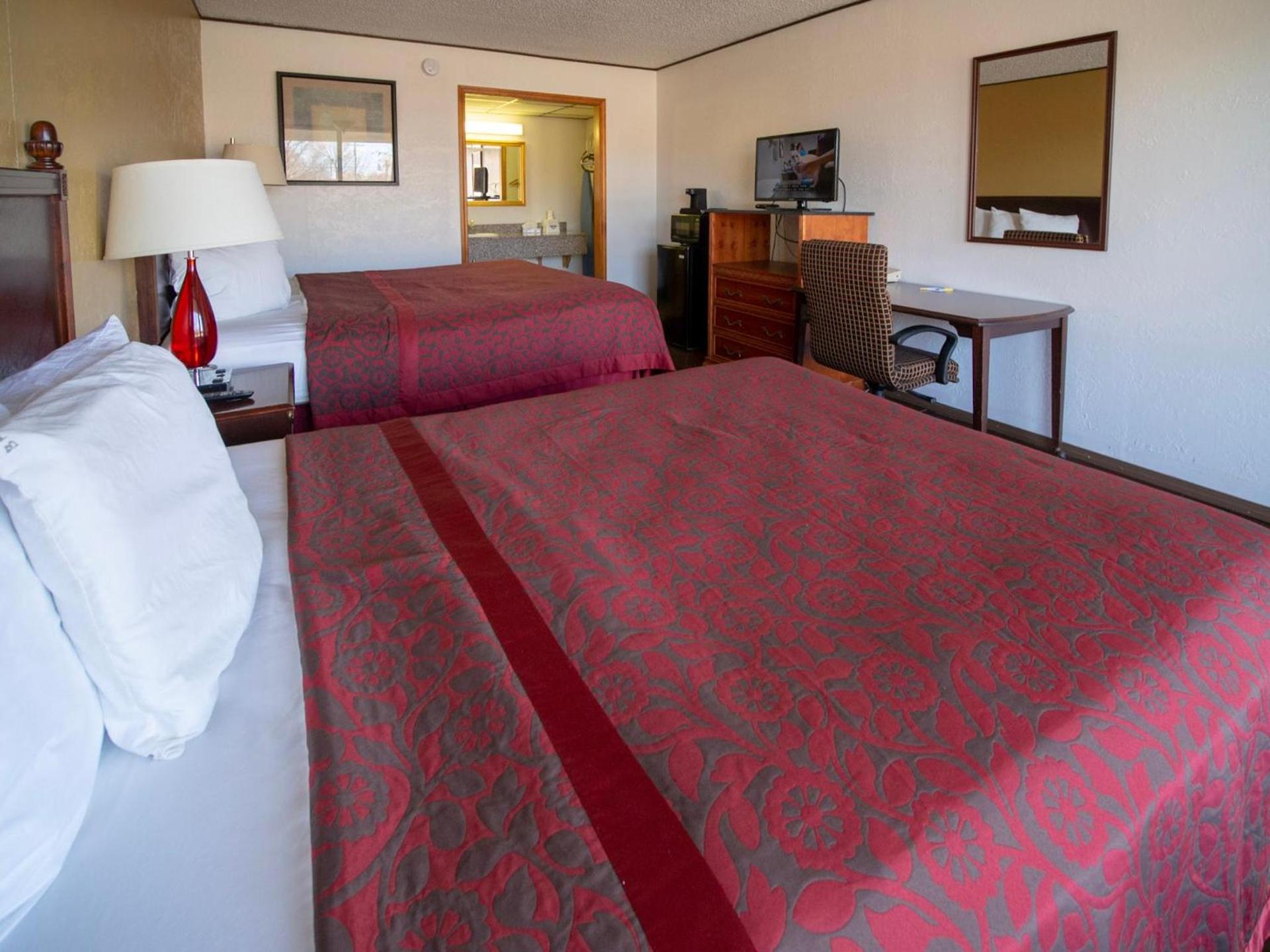 Days Inn by Wyndham Clinton photo 4