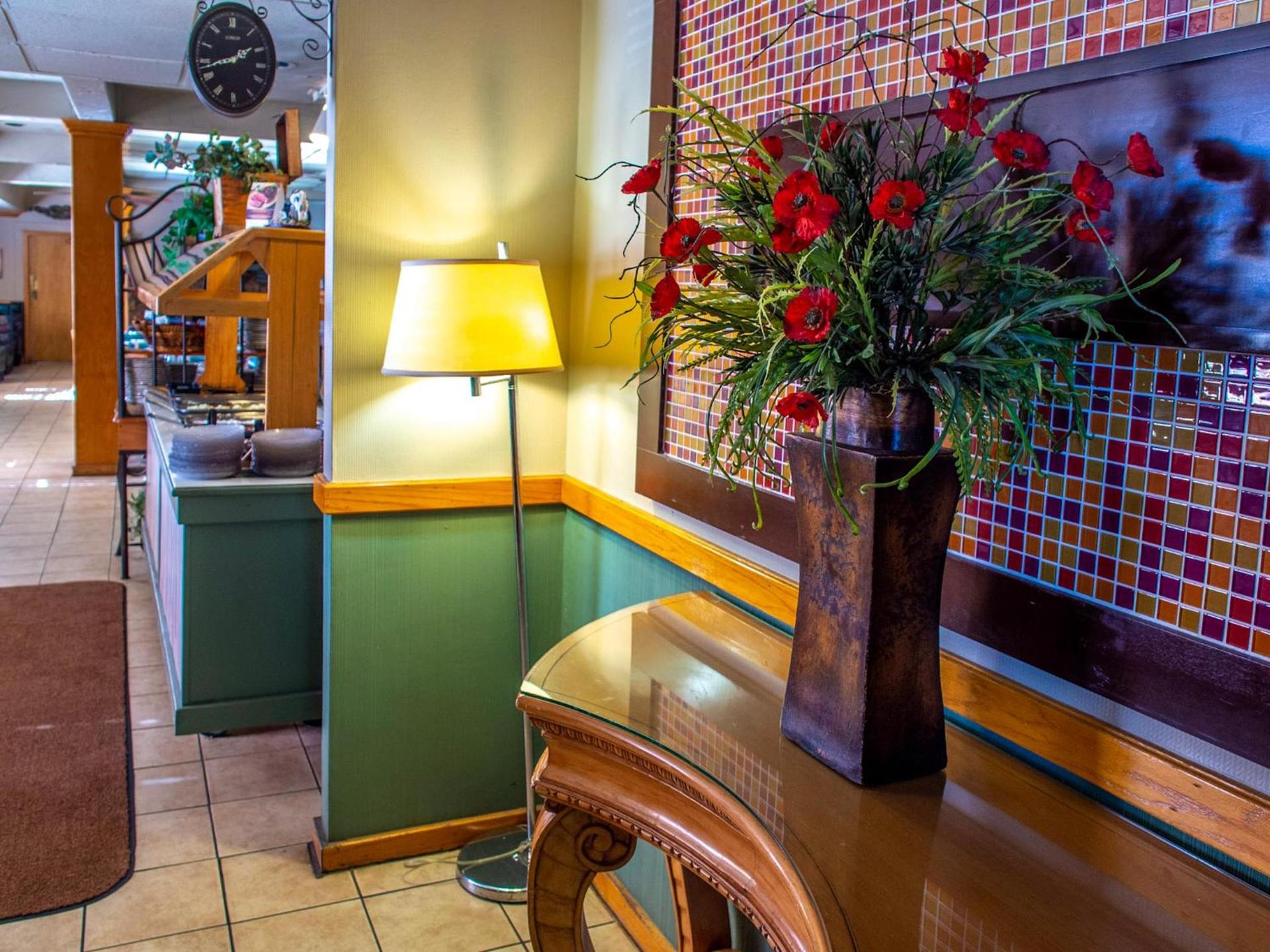 Days Inn by Wyndham Clinton photo 5