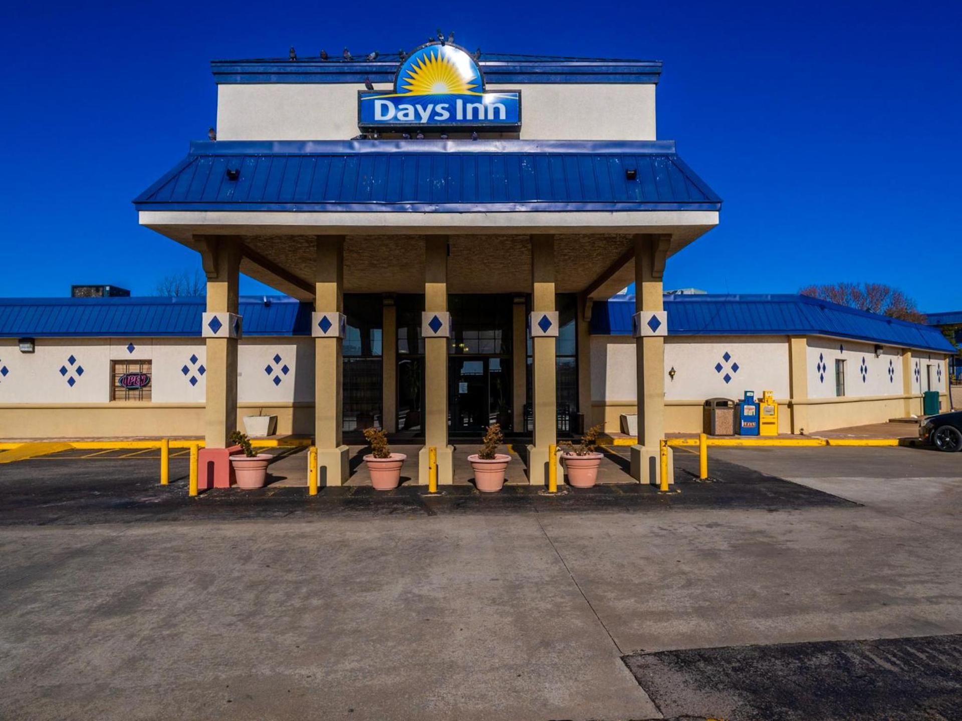 Days Inn by Wyndham Clinton — hotel in Clinton