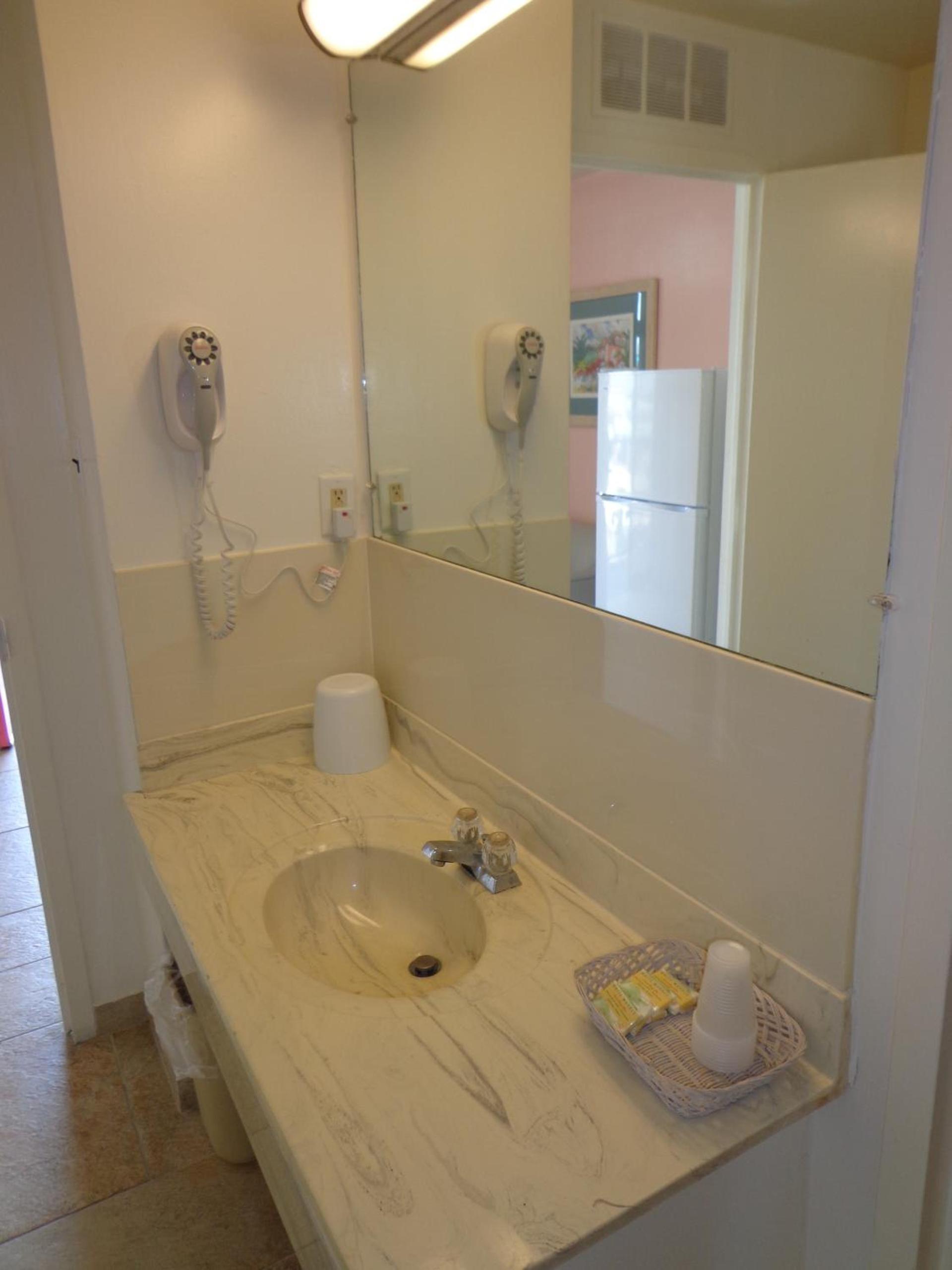 Beach Terrace Motor Inn photo 17