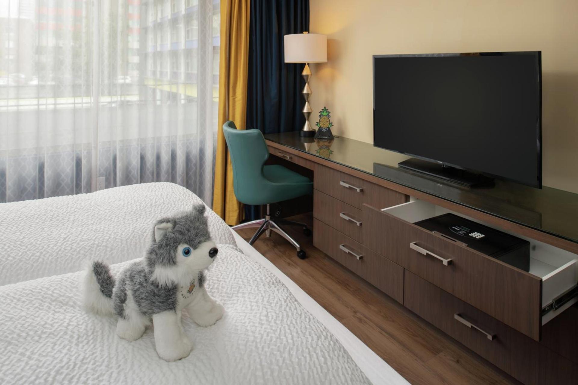 Staypineapple, Hotel Rose, Downtown Portland photo 16