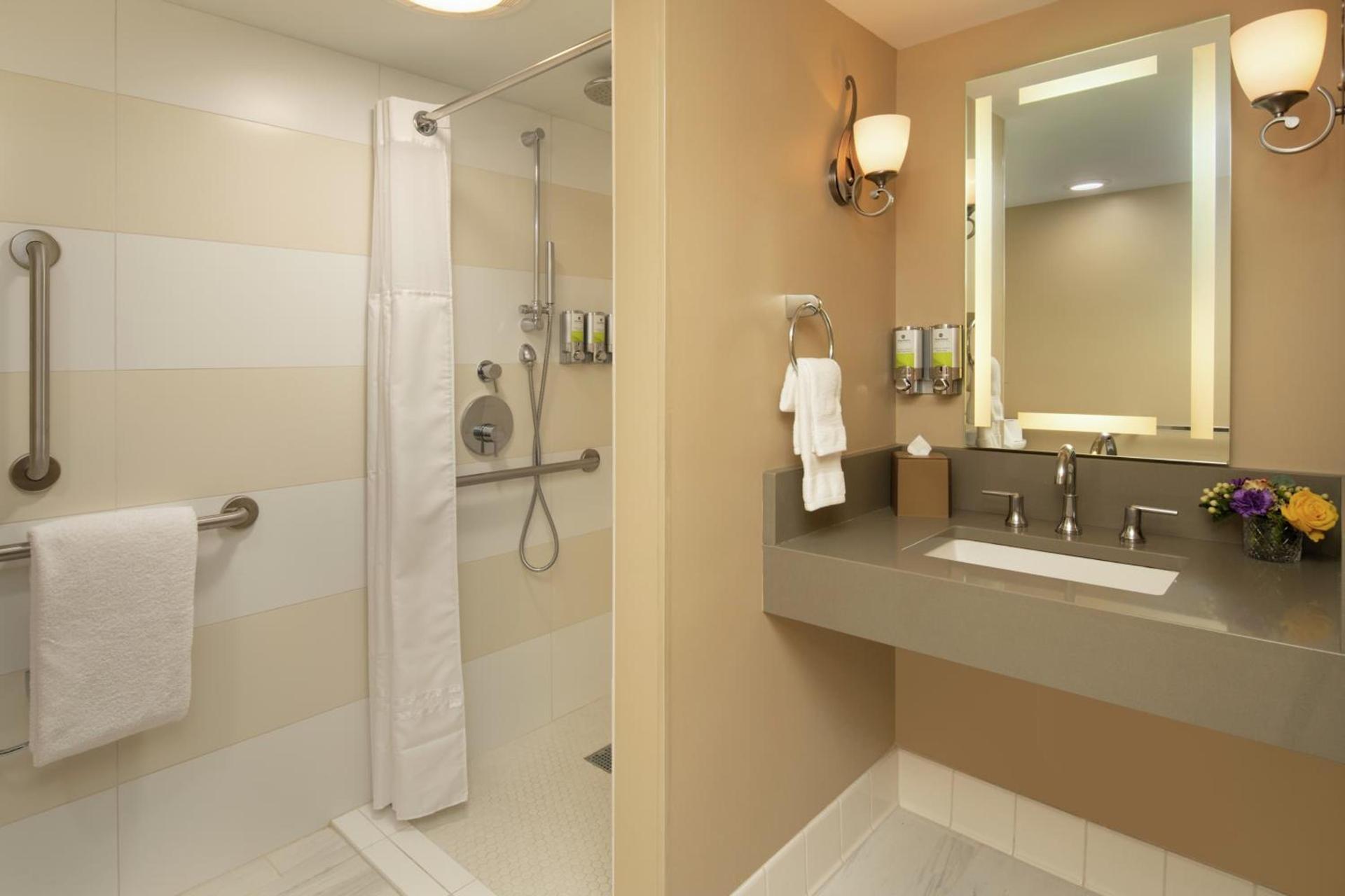 Staypineapple, Hotel Rose, Downtown Portland photo 18